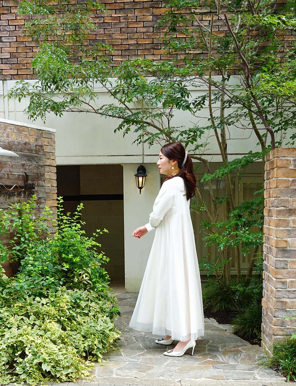 フロッキードットチュールロングワンピースース off white | amin pur