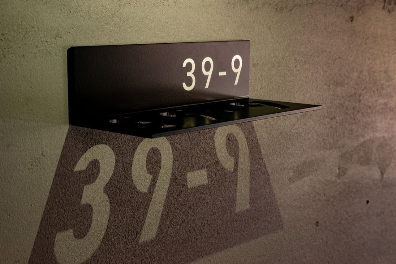 影を映し出す表札【Shadow】オーダーメイド 番地表札 ハウスナンバー