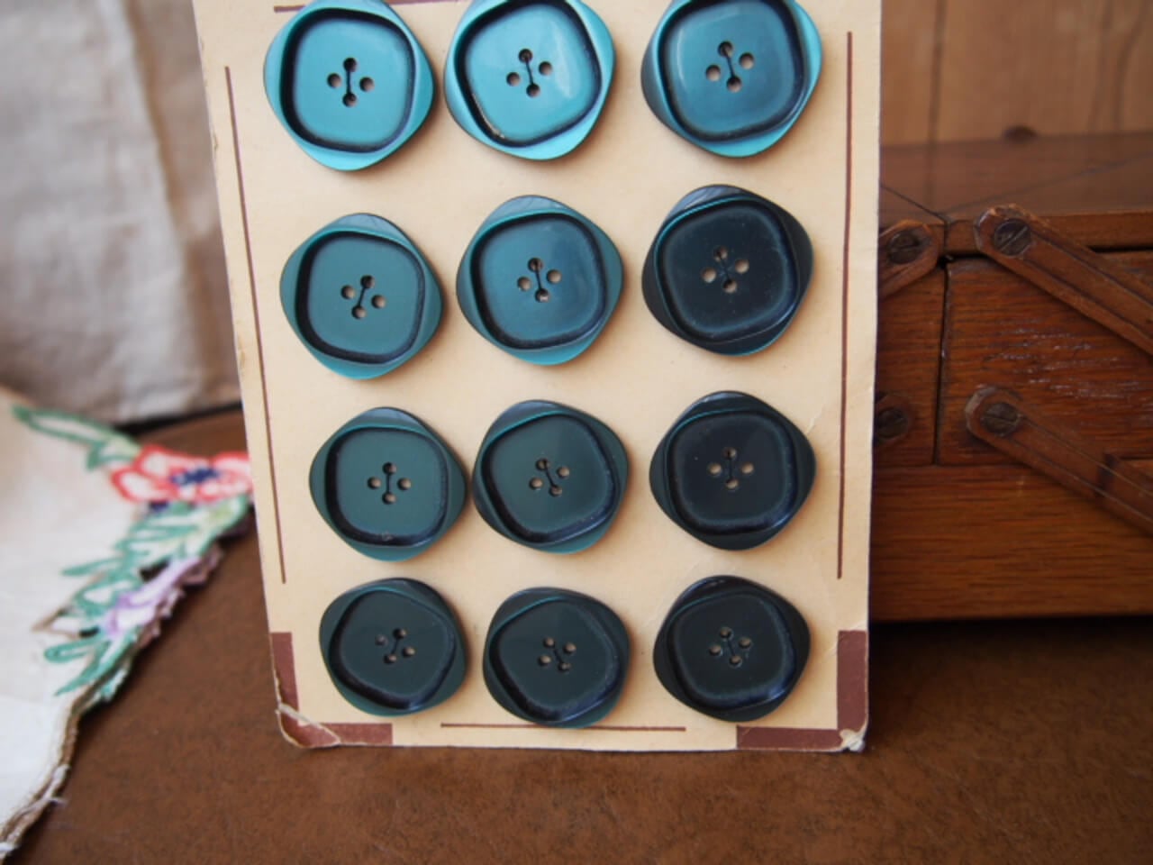 フランスアンティーク ボタンシート | Bonny Bee