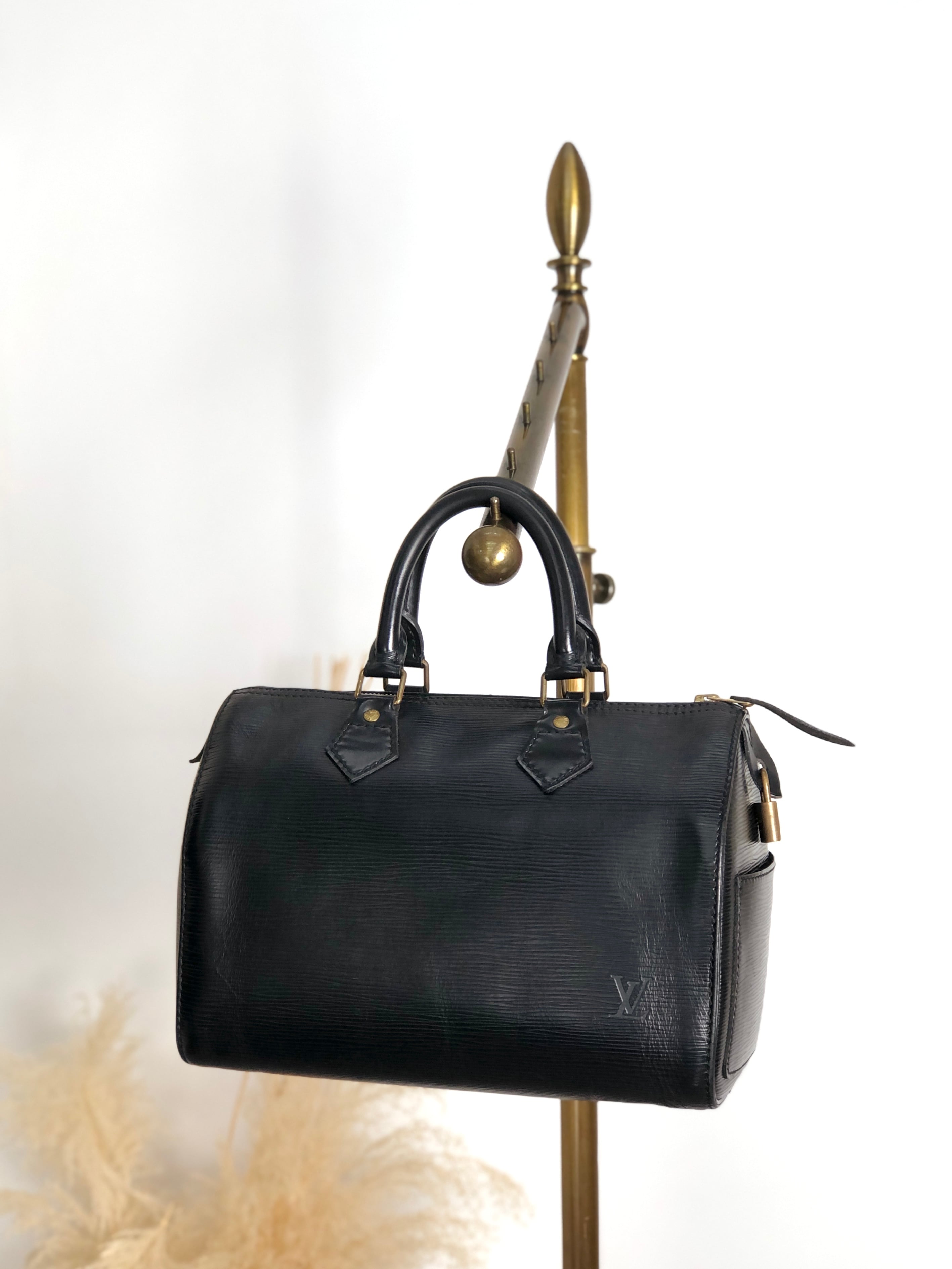 LOUIS VUITTON ルイヴィトン エピ ハンドバッグ ブラック レザー ボストン vintage ヴィンテージ オールド bria3m