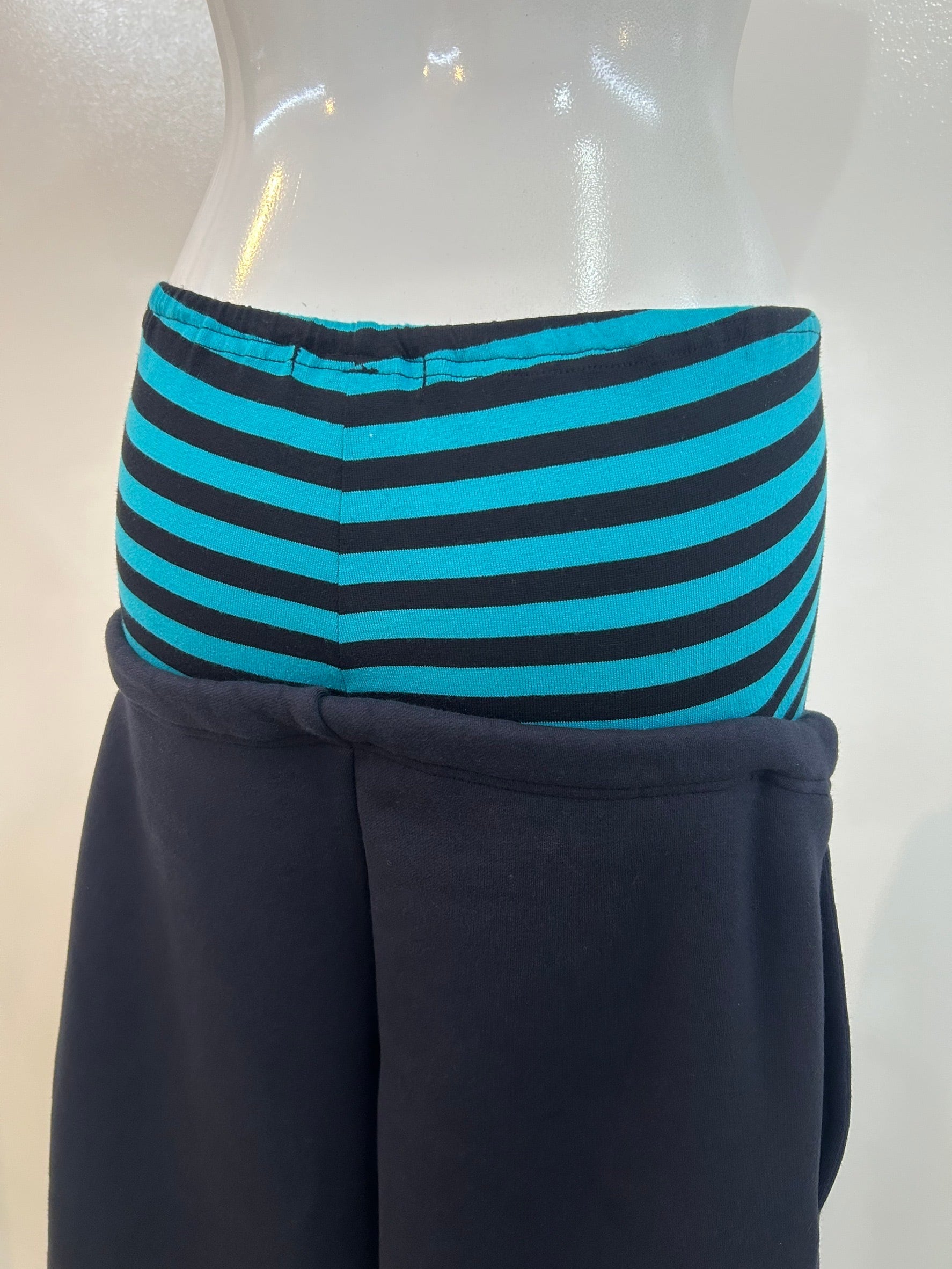 パンツ Ans Dotsloevner Ans Dotsloevner docking sweat pants / navy | itimi