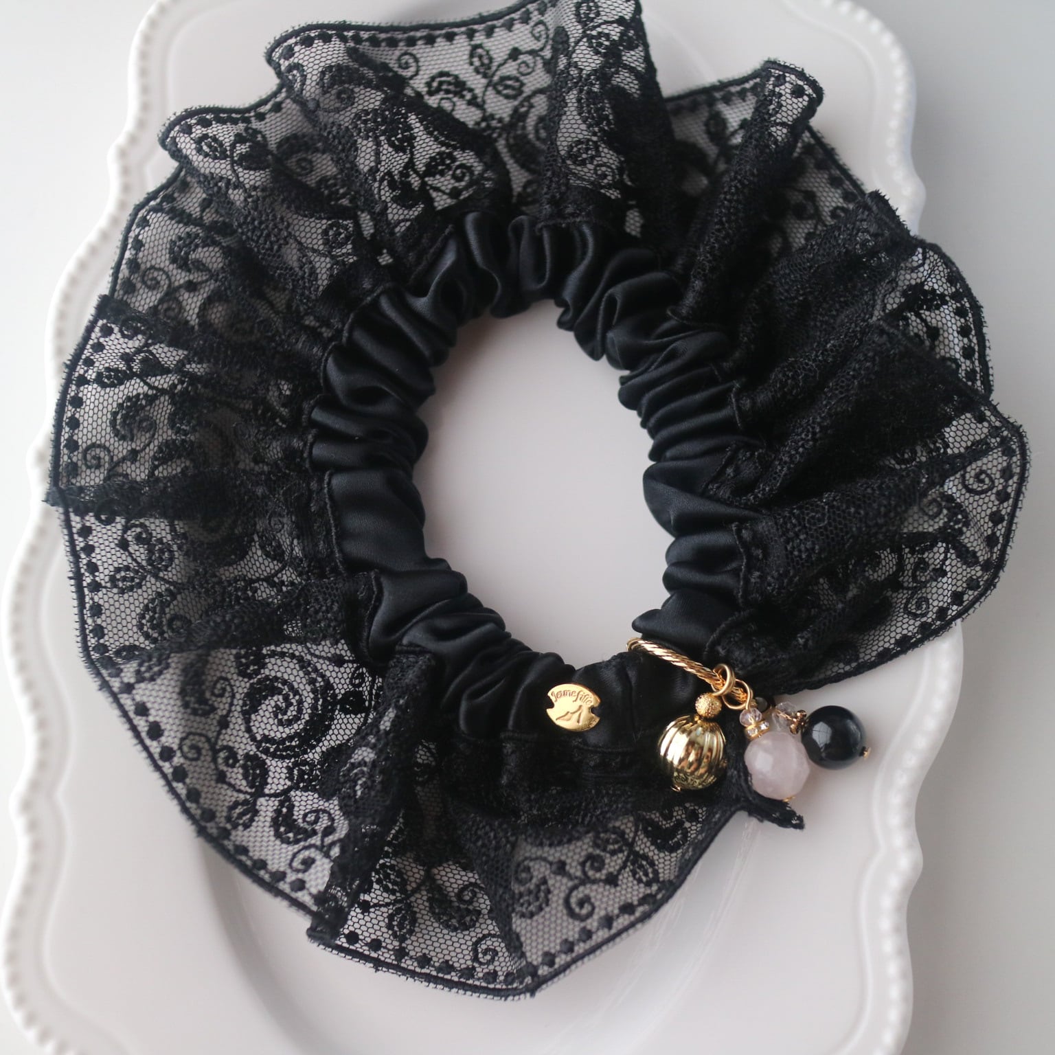Dentelle de Paris – Classic Noir –　クラッシックノアールカラーシュシュ