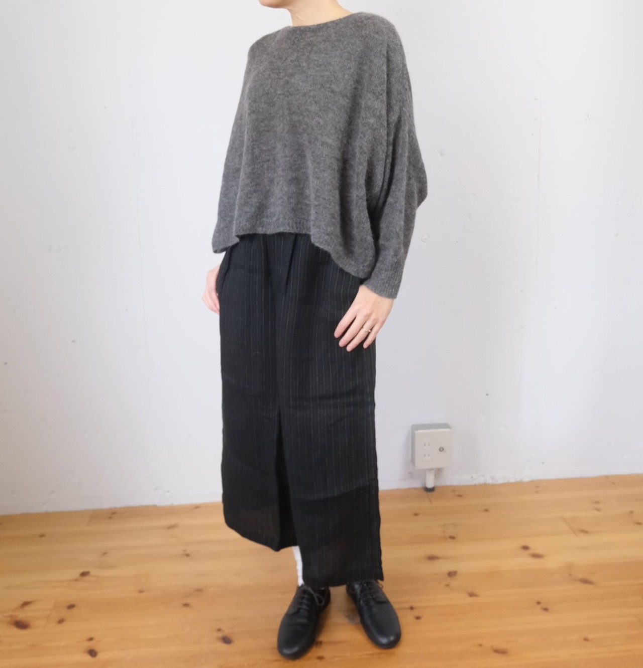 suzuki takayuki (スズキタカユキ) alpaca knitted cape ベビーアルパカ ワイドニット(ブラウン)