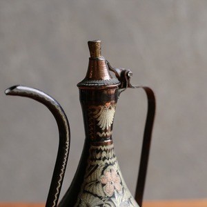 彫りが美しい、トルコの水差し 1