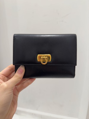Salvatore ferragamo / vintage black gancini wallet.