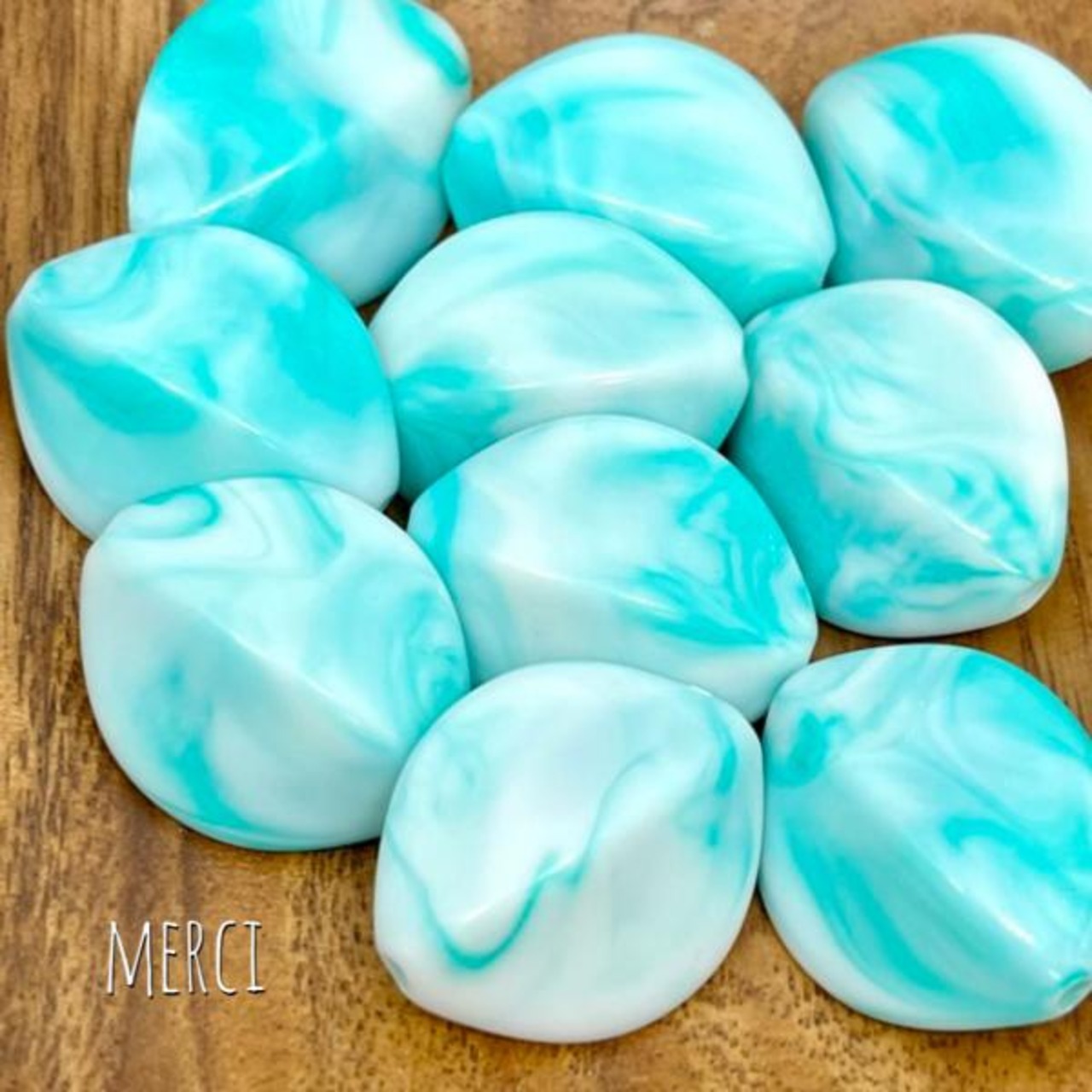 【4個】マーブルホースアイアーアクリルビーズ/スペーサー/馬の眼