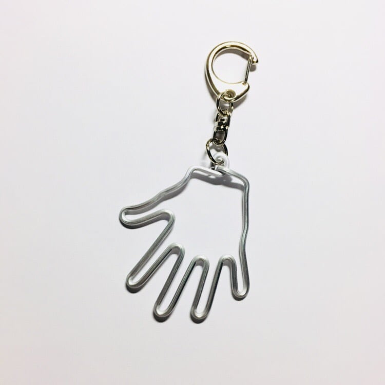 キーホルダー〉「手」白(メタリック) | iki