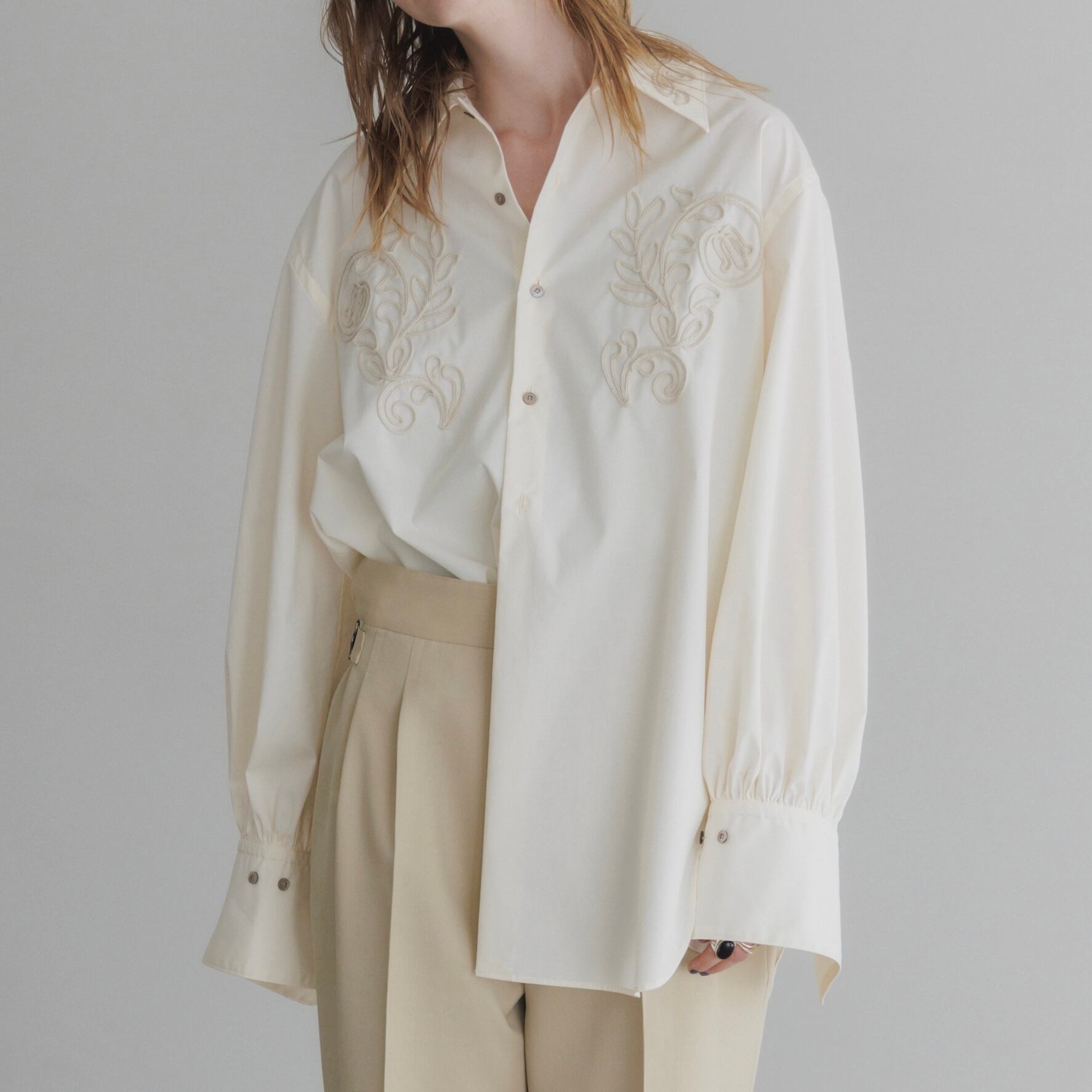 JOICEADDED Embroidered blouse JOICEADDED Embroidered blouse