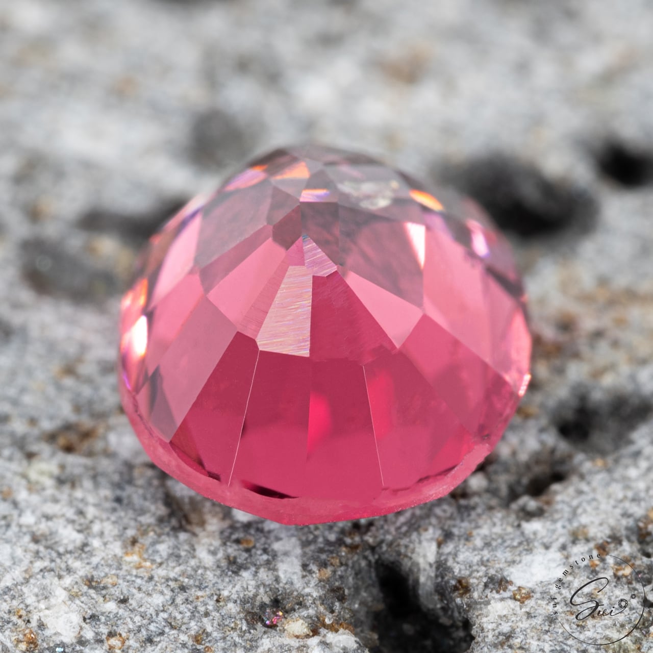 天然【非加熱】レッドスピネル 1.688ct 日独鑑別書 | SUI GEMSTONE