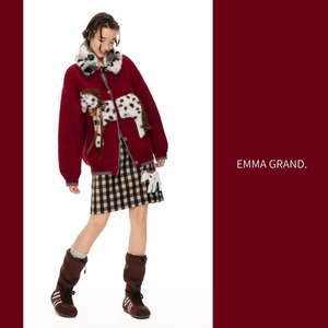 夜更けの森で佇む白斑馬のリボンニットカーディガン E00627