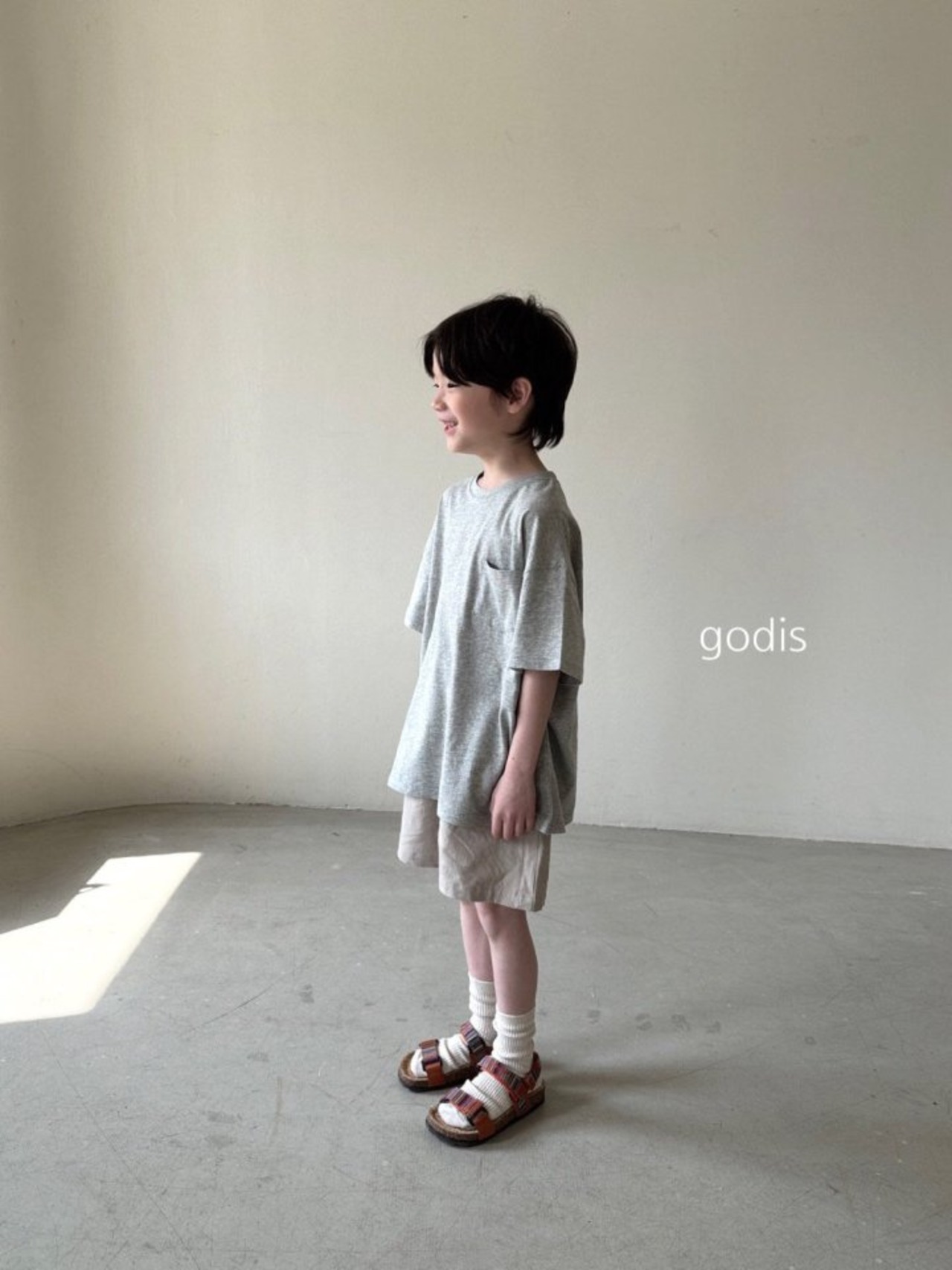 [godis] Stitch Pocket Tee / [고디스] 스티치포켓티