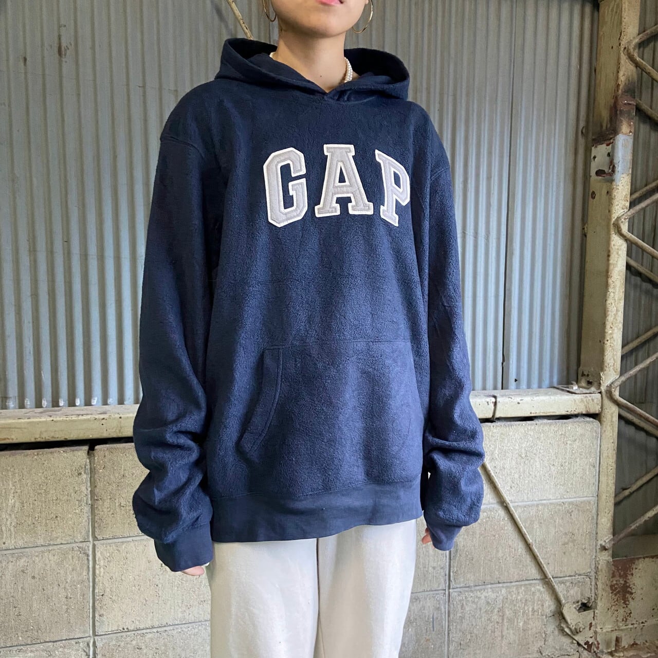 Gap ギャップ ロゴワッペン フリース プルオーバーパーカー メンズl 古着 ネイビー 紺 パーカー 2 Cs29 50 Cave 古着屋 公式 古着通販サイト