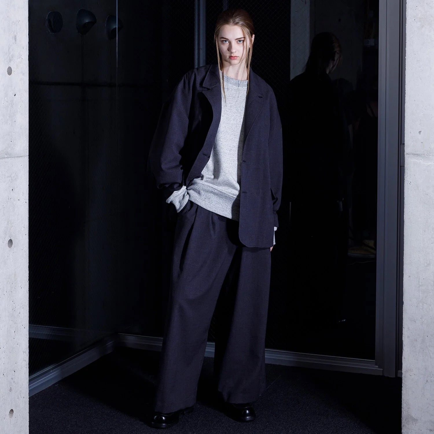 VOAAOV Chic Tech Tuck Wide Slacks CHARCOAL/CHECK | nua