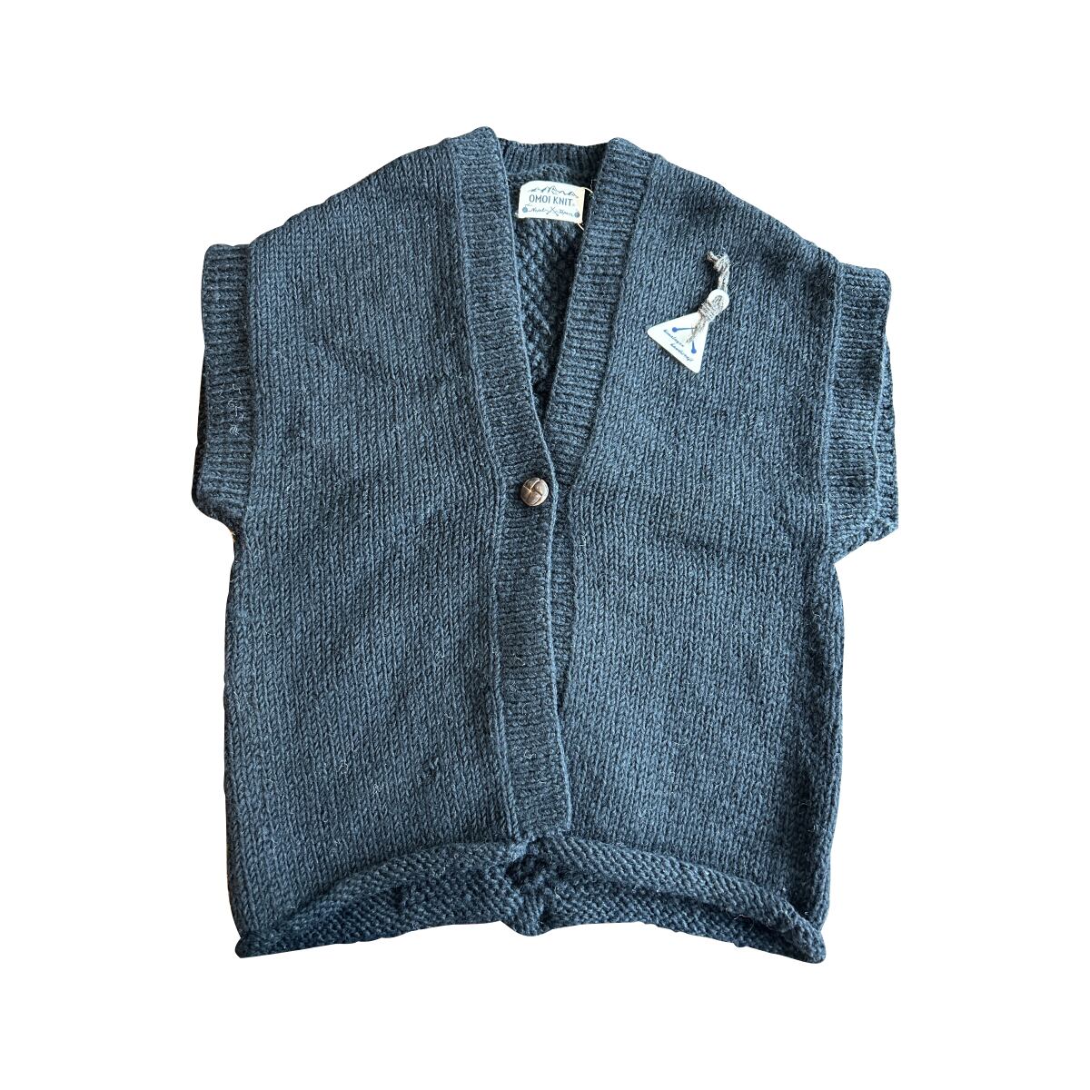 No sleeve Button Cardigan〖Black〗OMOIKNITノースリーブ ボタンカーディガン