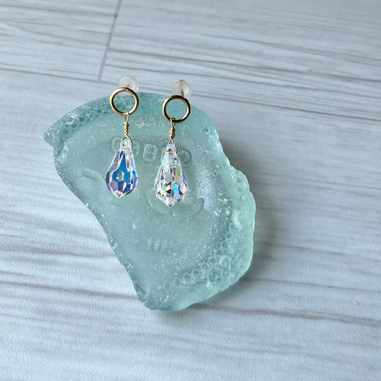 リングと氷柱のサンキャッチャーピアス