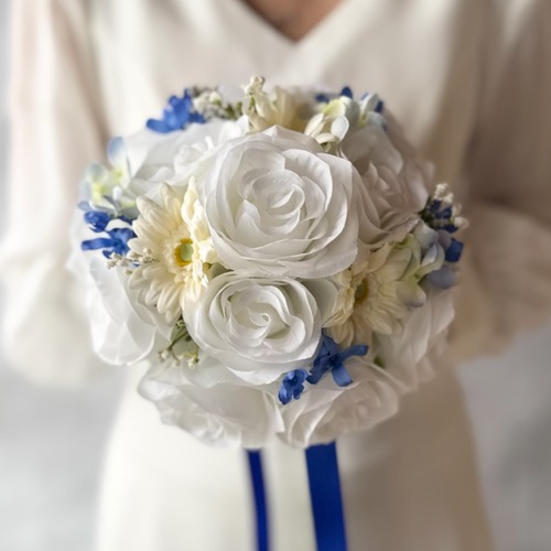 白ガーベラ×ブルーラウンドブーケ☆