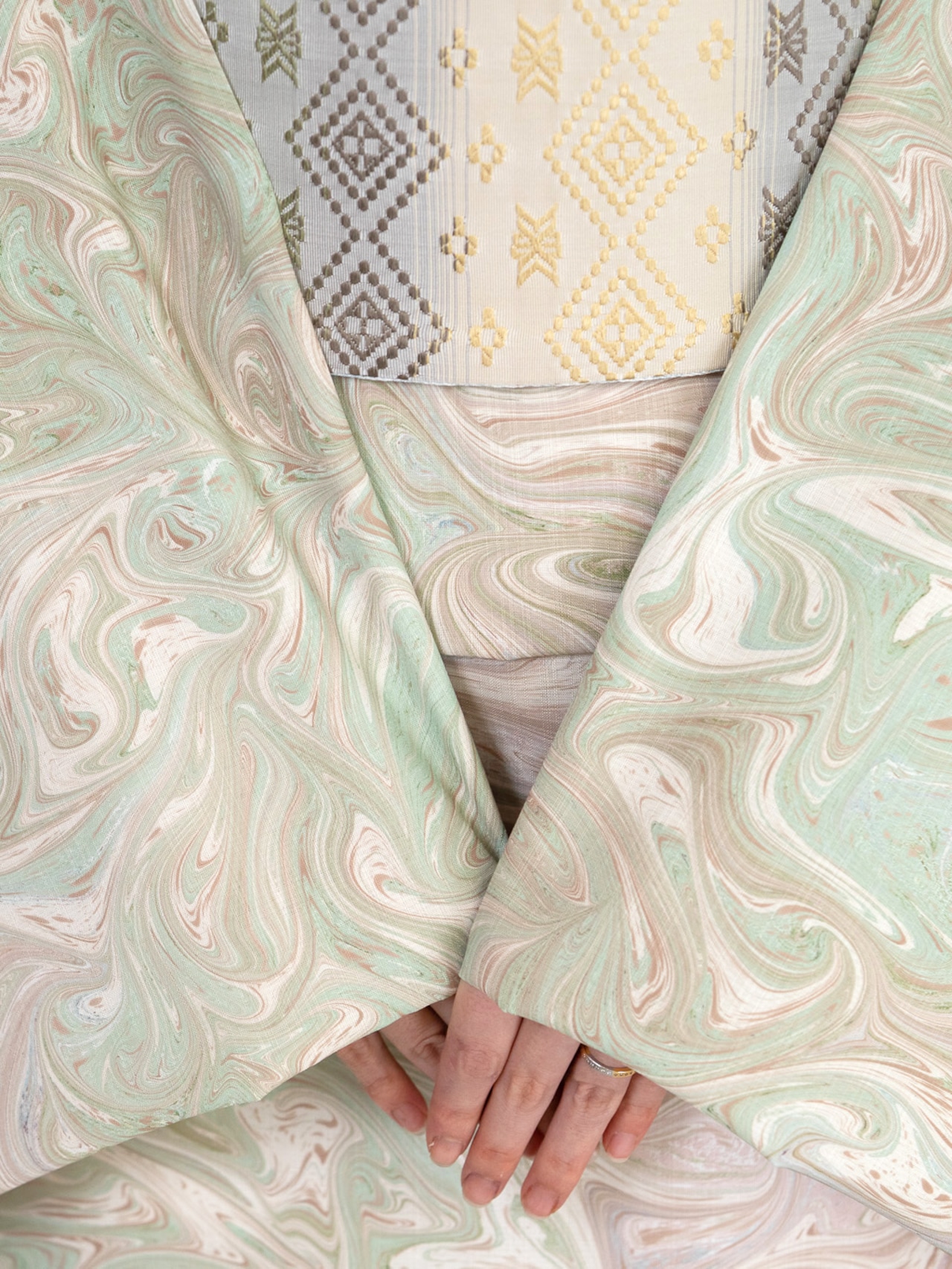 「夢の中の花の池で」マーブル柄〜セオアルファ 浴衣・夏着物・単衣