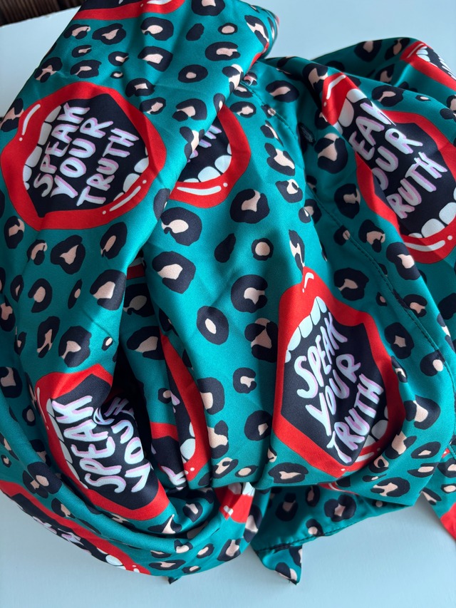 個性的ロングシャツ