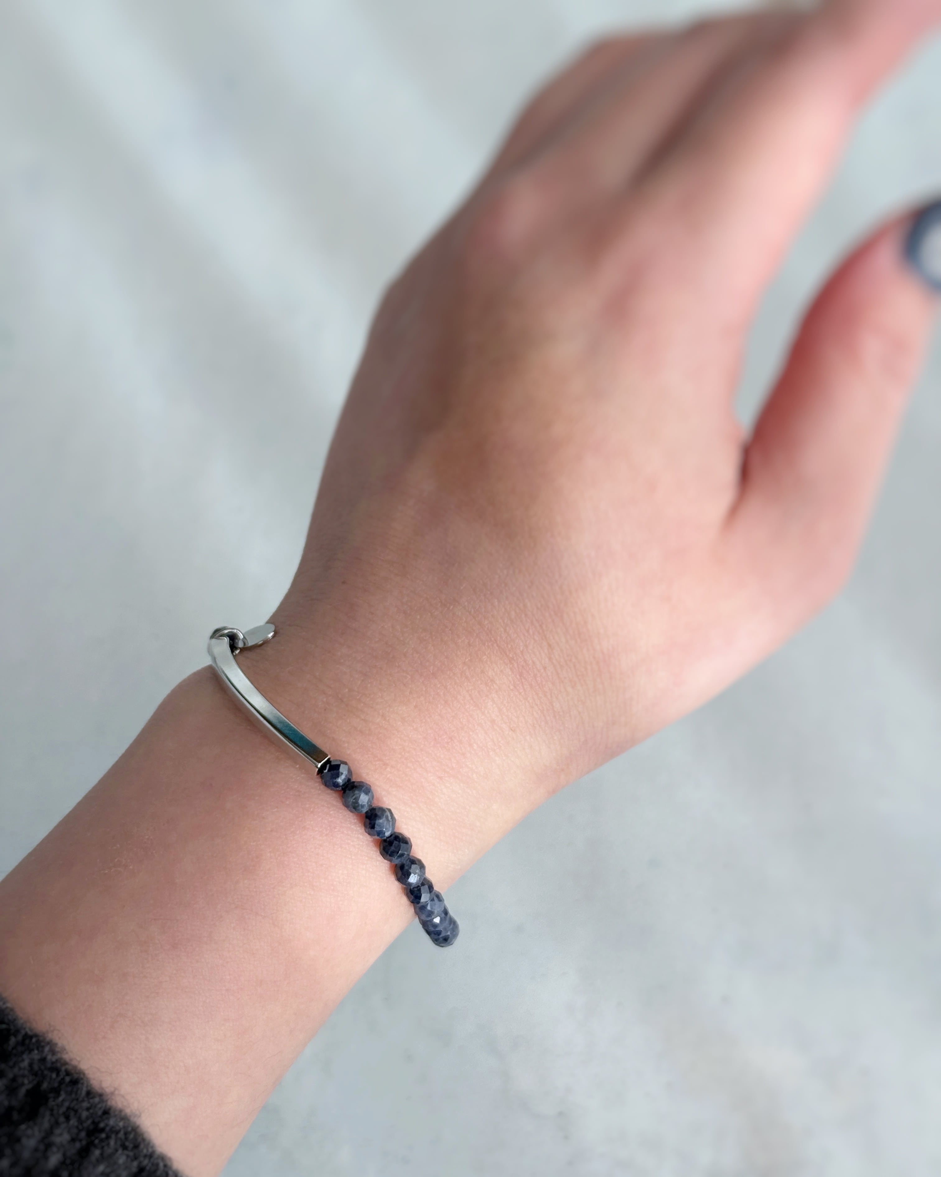 【再販】Tube & stone bracelet(サファイア)