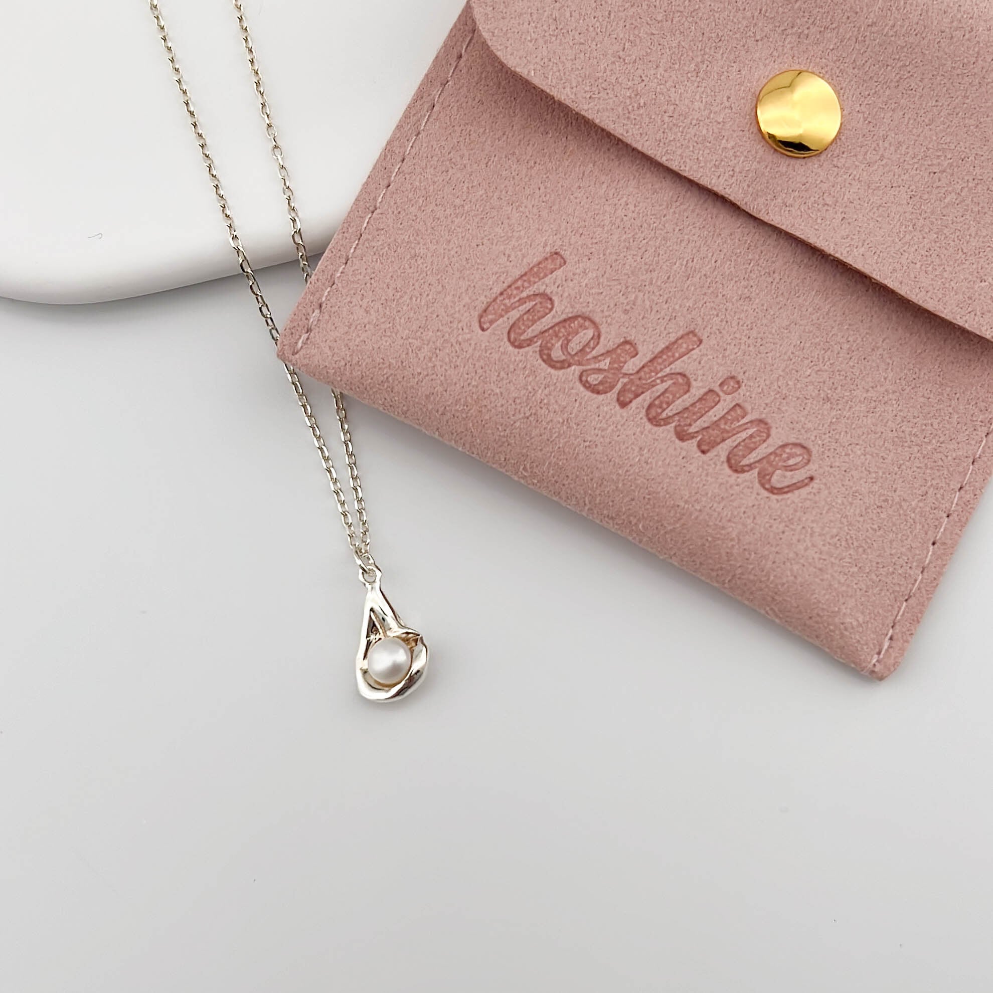 Silver925シルバーを使用上品で優しい雰囲気のしずく型パールネックレス