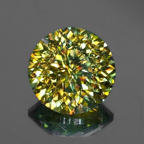 original cut】贅沢なファイアの煌めき 0.82ct 天然 スフェーン