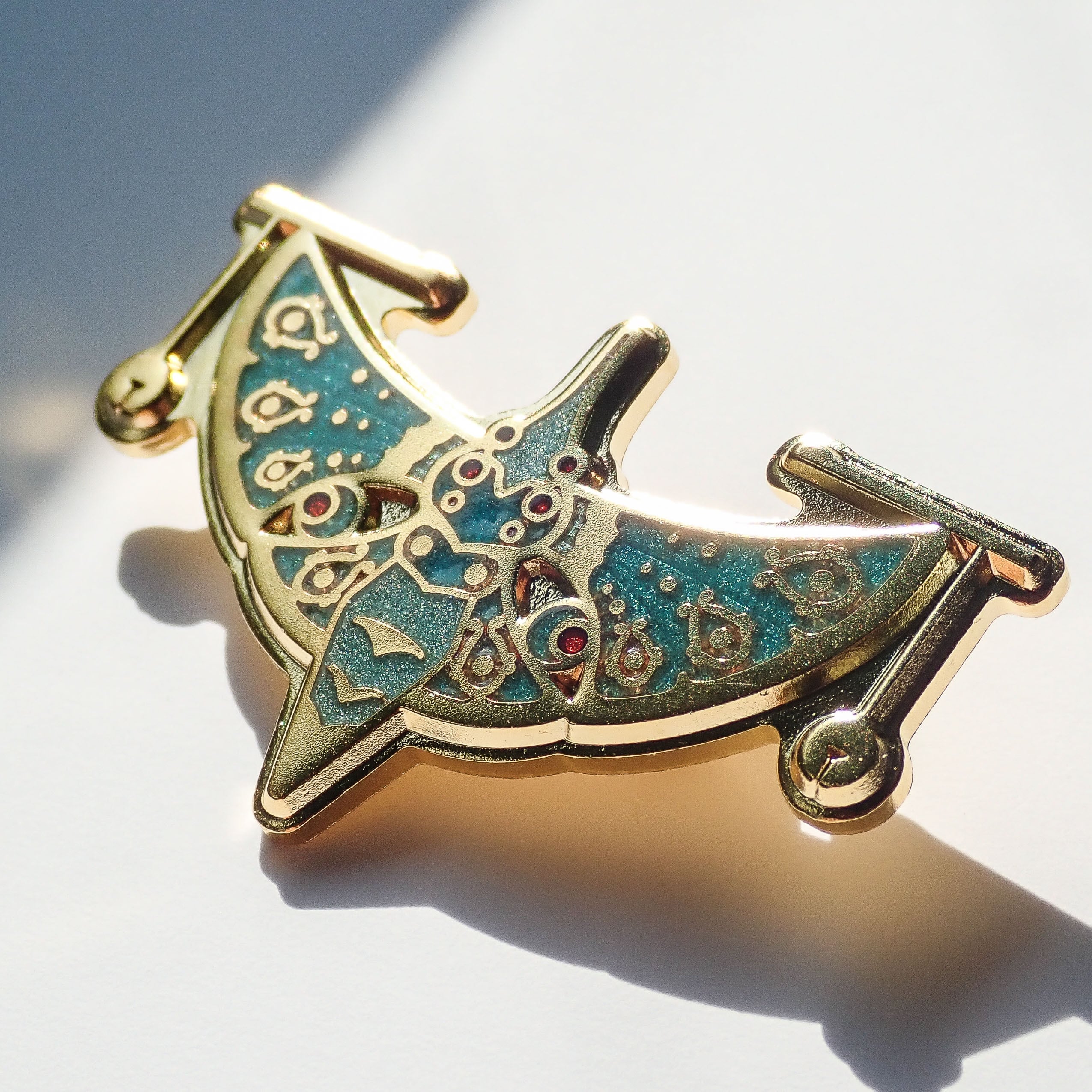 劇場版モノノ怪 第二章 火鼠』 京七宝帯留めブローチ（天秤） | 京きらら