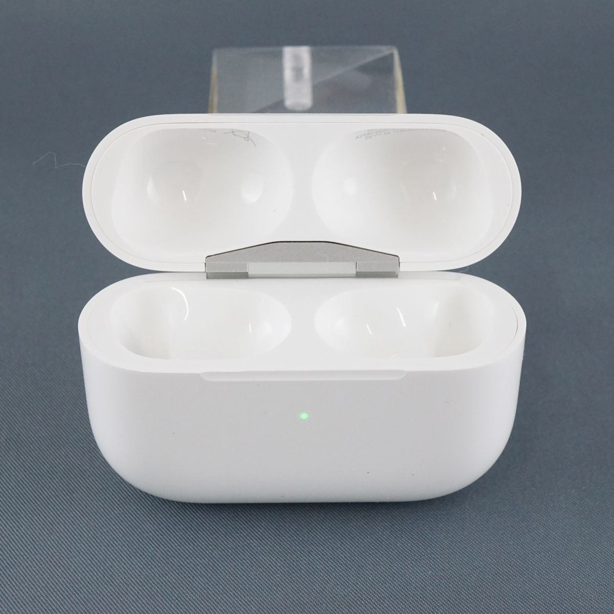 Apple純正 AirPods Pro用 ワイヤレス充電ケースのみ A2190