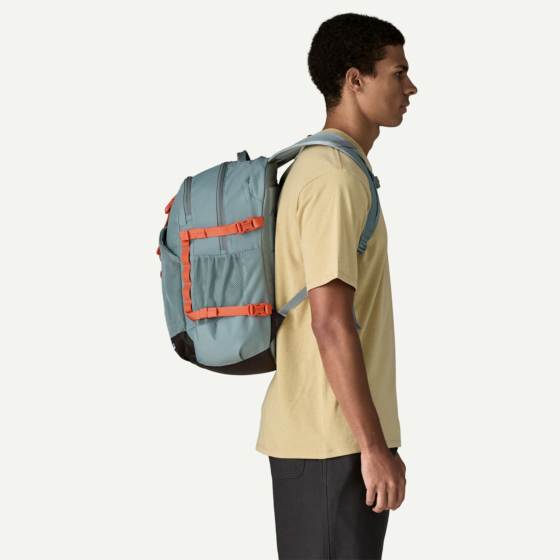2026 NEW MODEL パタゴニア レフュジオ デイパック 30L Blue Sage