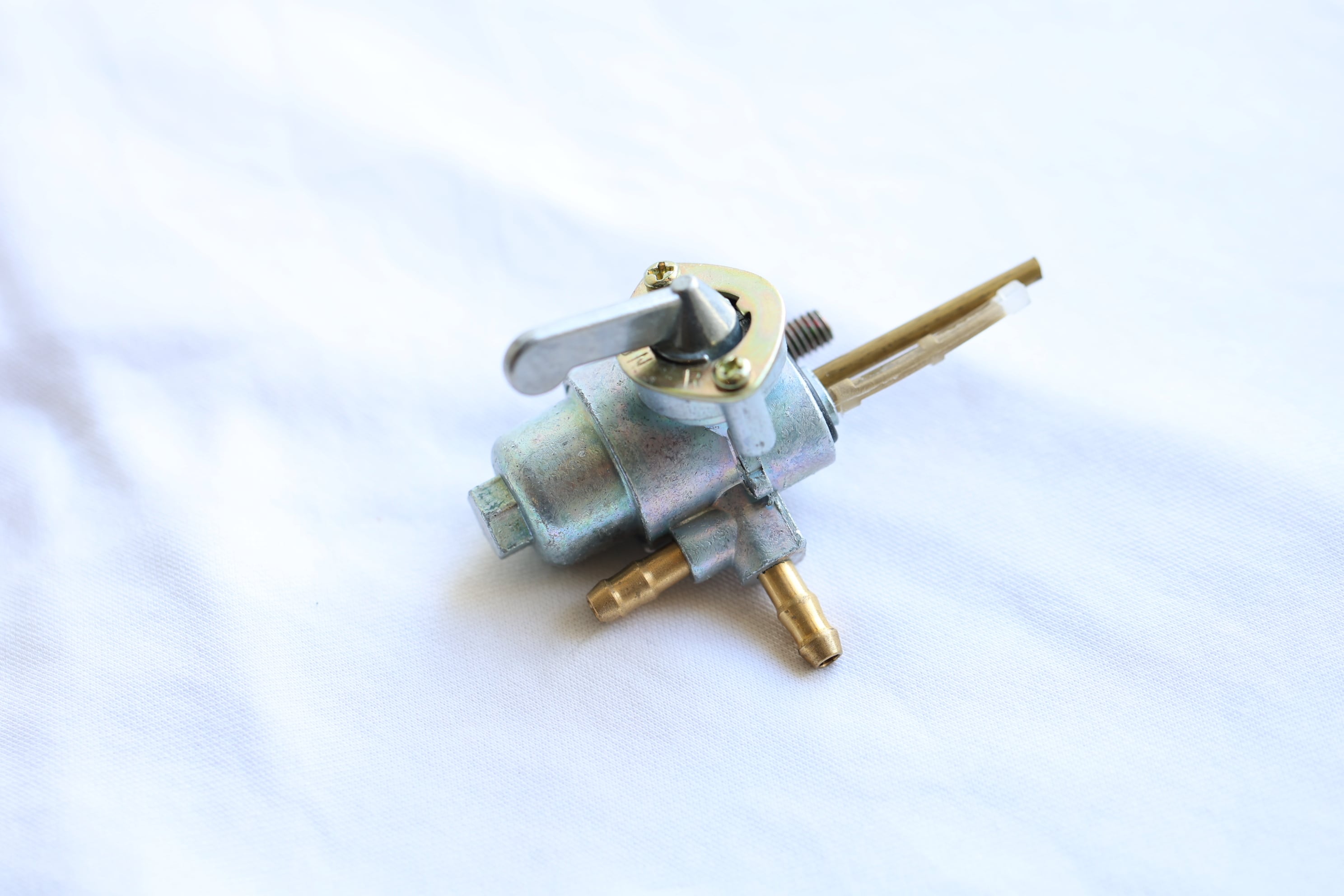 「CS90 CB100 CB125K ガソリンタンク・コック・フィルター(2本管・下/横) 社外品」