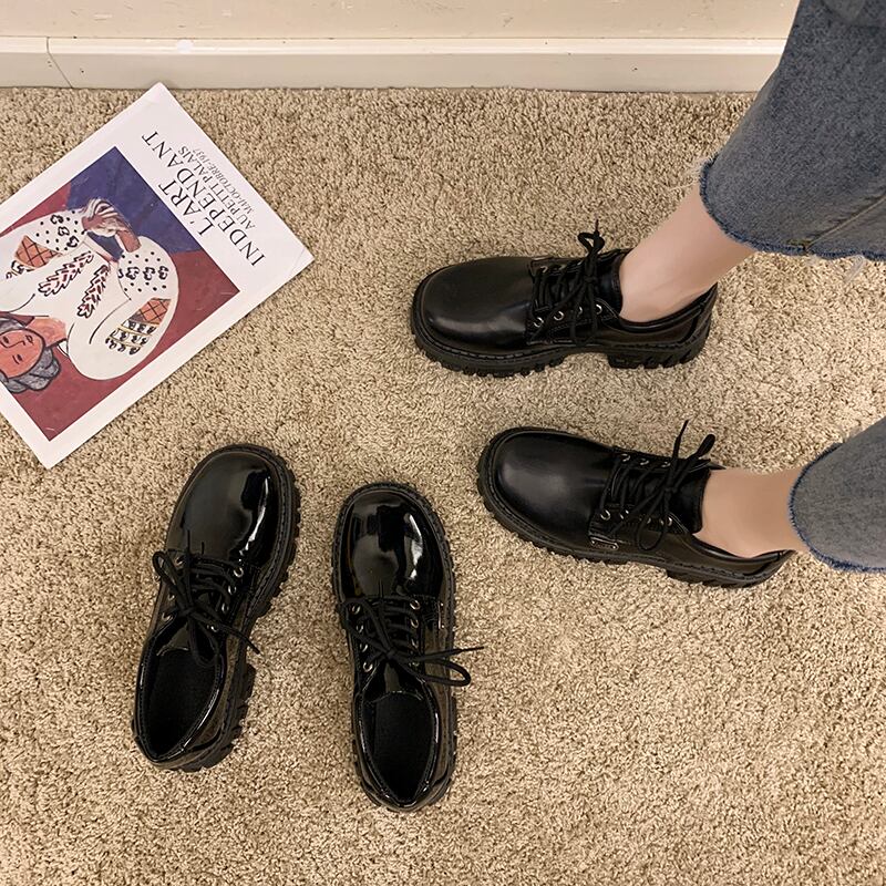 レザーサマーレッドレースチェーン スタンダード 靴 シューズ レトロ 夏物 部族の婦人靴68964135321