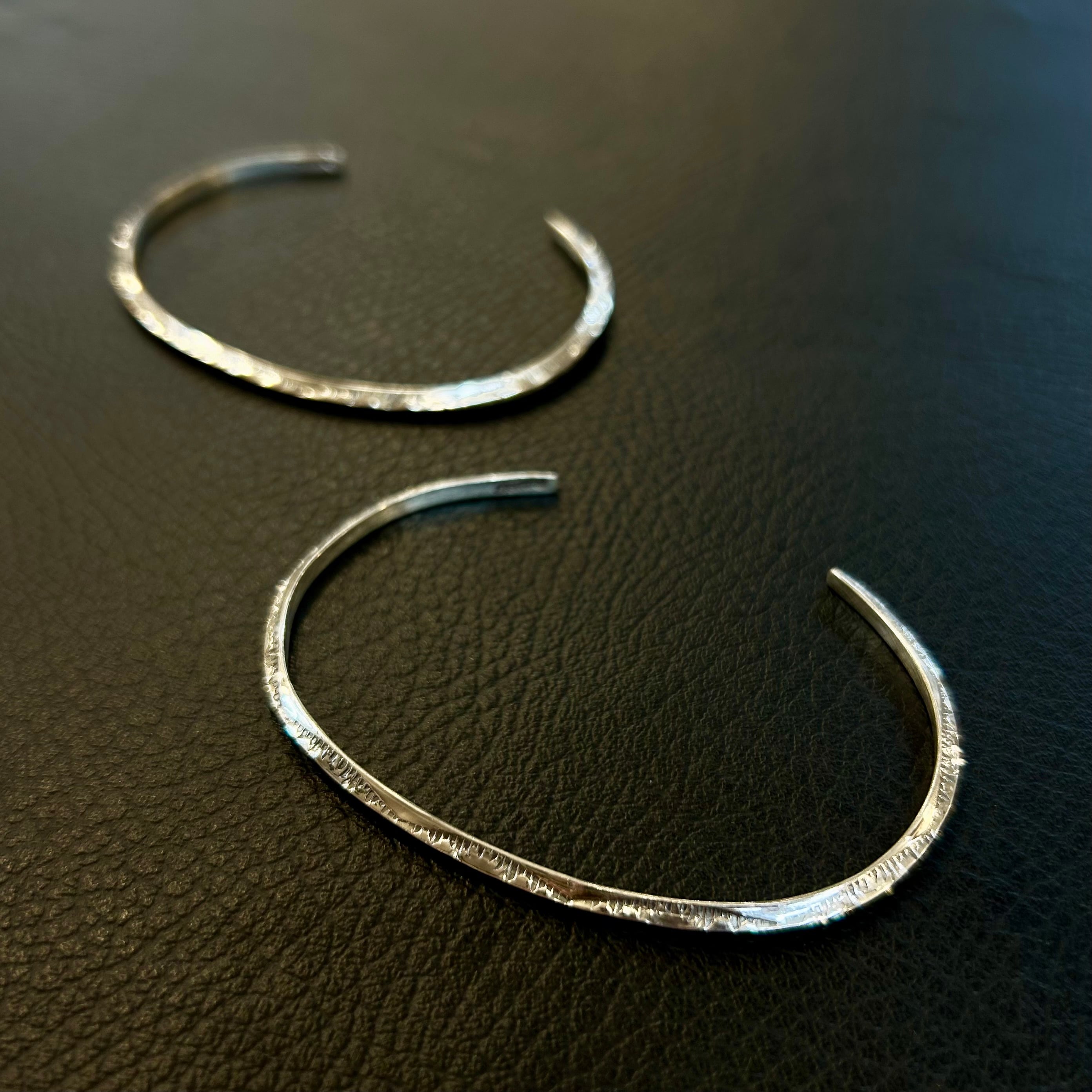 ナバホ族 スタンプワークバングル | BlueSunshineTrading