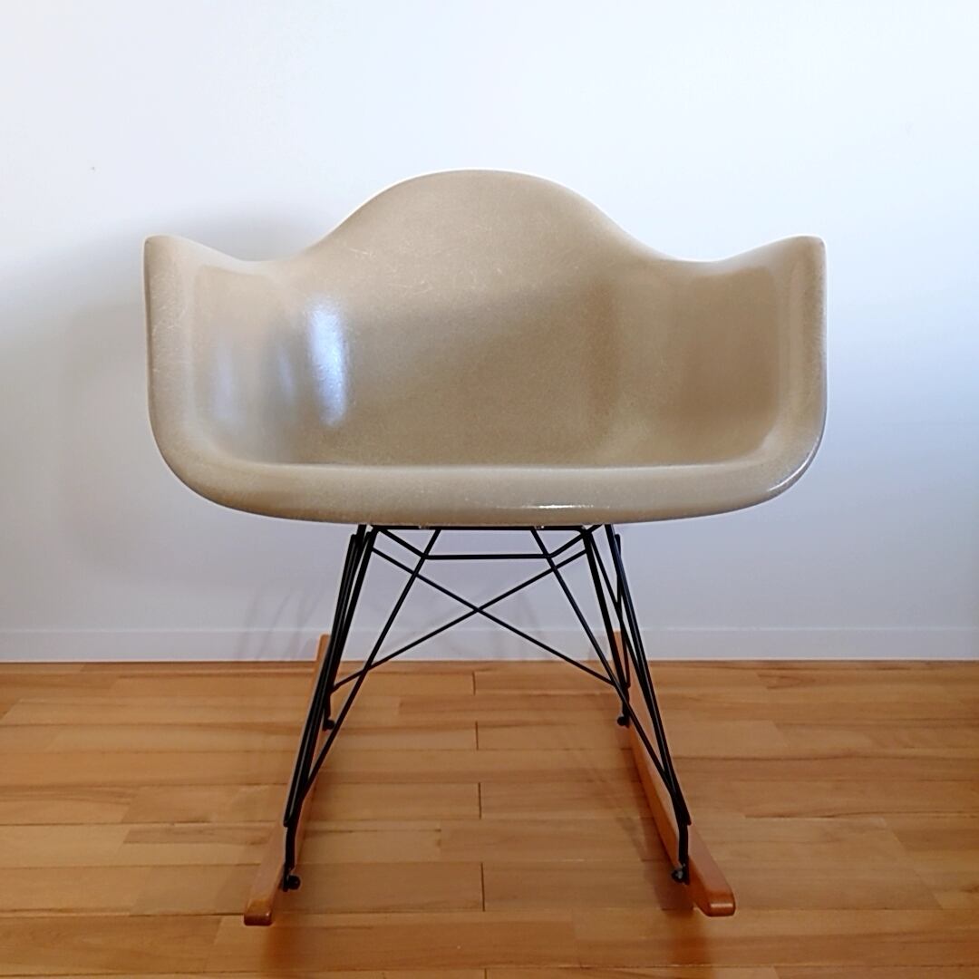 MODERNICAモダニカ Eames イームズ アームシェルチェア キャッツ MODERNICAモダニカ Eames イームズ アームシェルチェア キャッツ