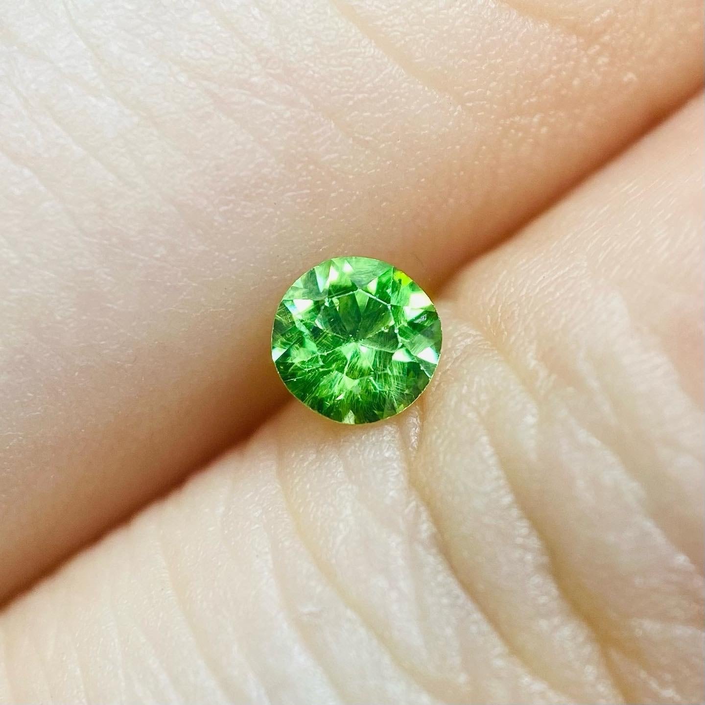 パーティーなデマントイドガーネット