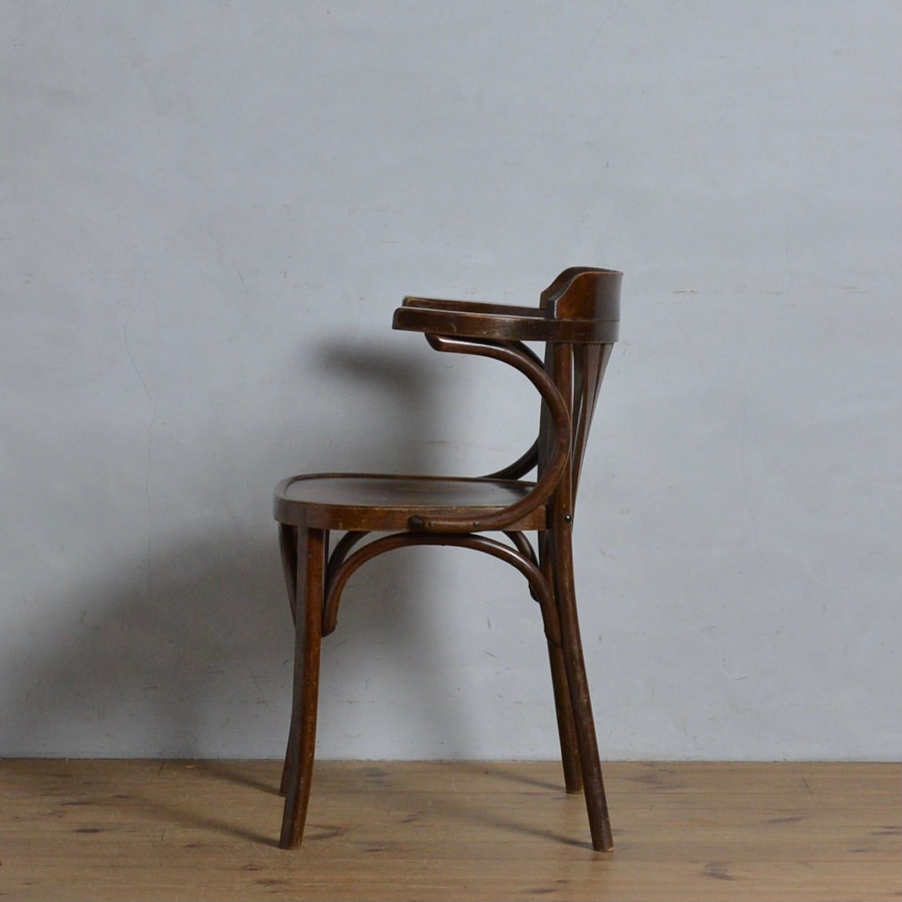 Bentwood Arm Chair / ベントウッド アームチェア【B】〈ダイニングチェア・デスクチェア・曲木・トーネット・THONET・アンティーク〉112294 | SHABBY'S MARKETPLACE アンティーク・ヴィンテージ 家具や雑貨のお店 powered by BASE