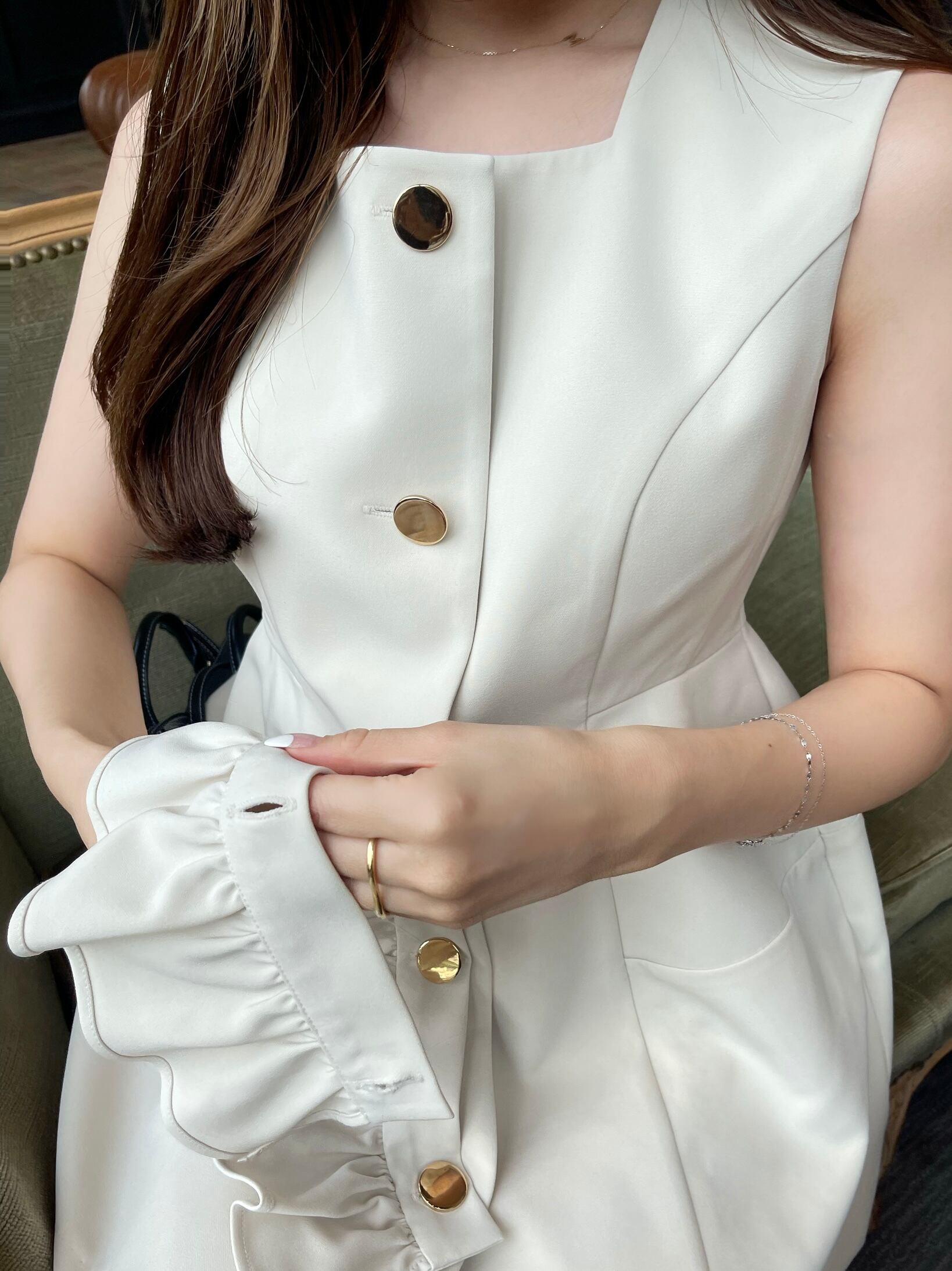 全商品オープニング価格!ヘヨン hyeon♡frill gilet♡フリルジレ