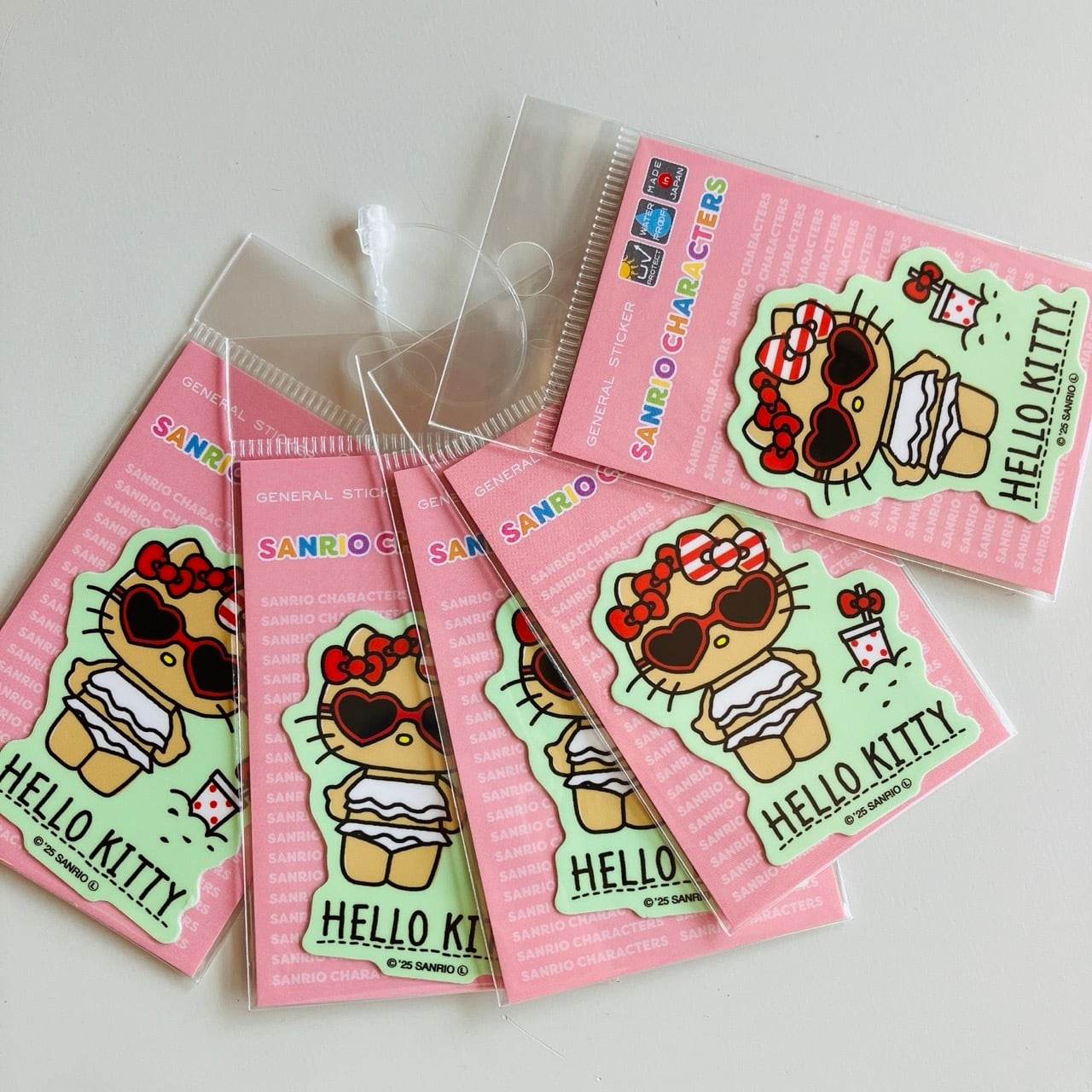 サンリオ 日焼けキティ 172 ダイカットミニステッカー CA40