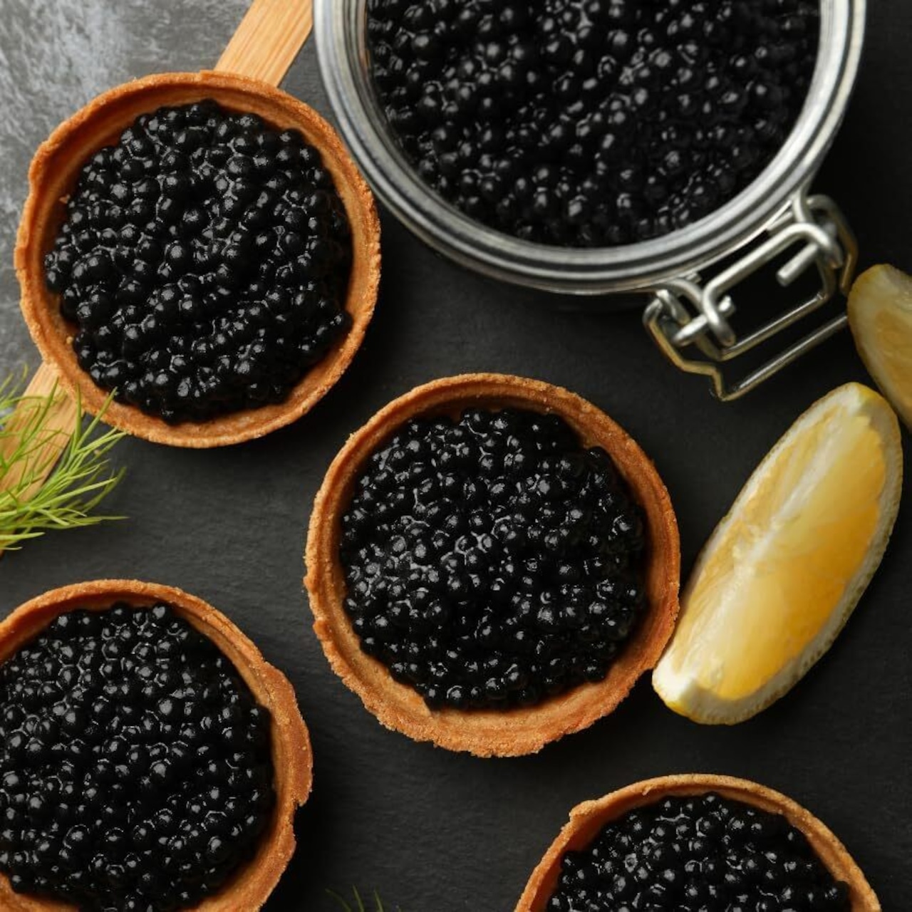 ウルグアイ産 フレッシュキャビア バエリ種|非加熱・無添加|シベリアチョウザメの卵|粒径2.6〜2.8mm・マロソル仕立て(低塩)・アンデス岩塩使用|ギフトBOX付| Fresh Caviar from Uruguay – Baerii (Siberian Sturgeon)|Unpasteurized & Additive-Free|Grain Size 2.6–2.8mm|Lightly Salted with Andes Rock Salt|Gift Box Included (20g)