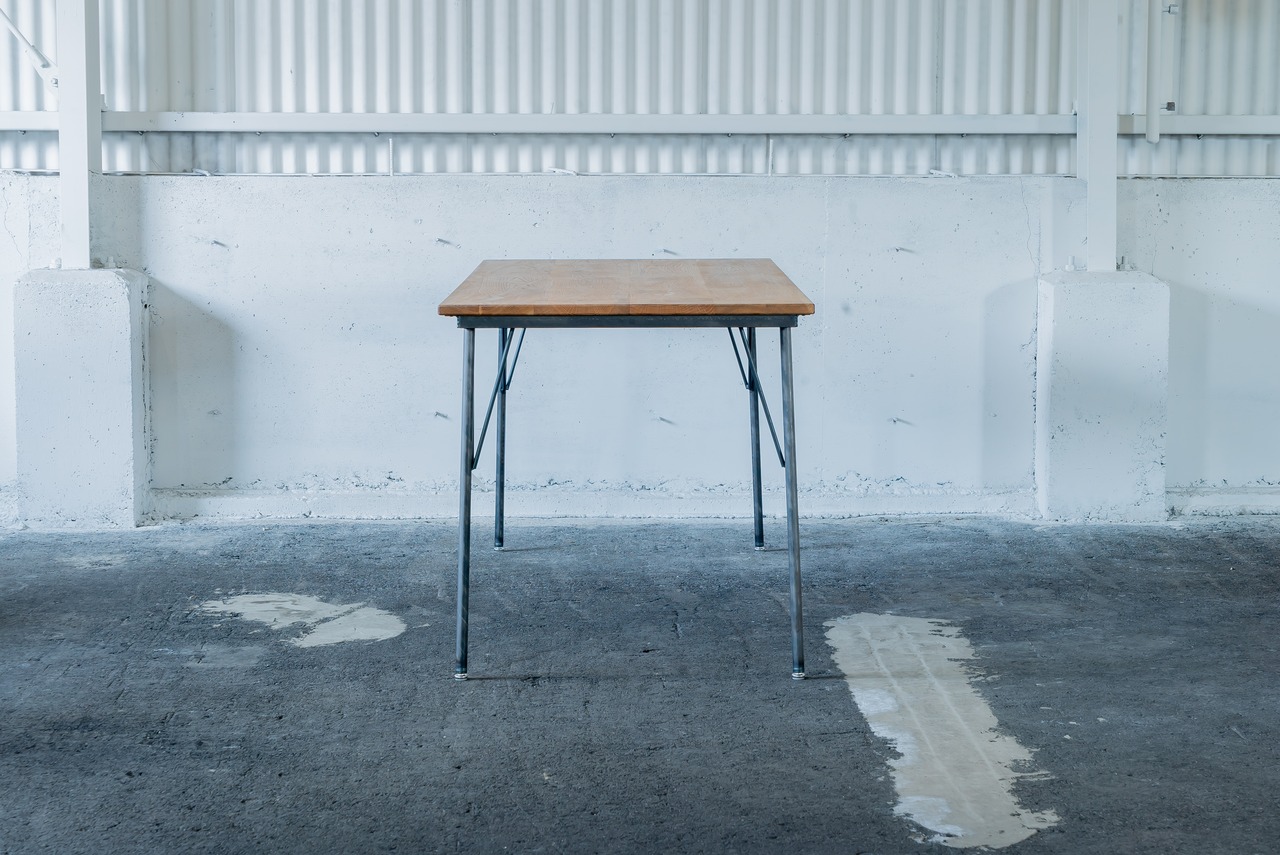 【お客様専用ページ100cm幅に変更】SK TABLE 600 PINE/1-2人掛けテーブル/カフェサイズ/店舗什器/オーク/送料無料(北海道・沖縄・離島除く)