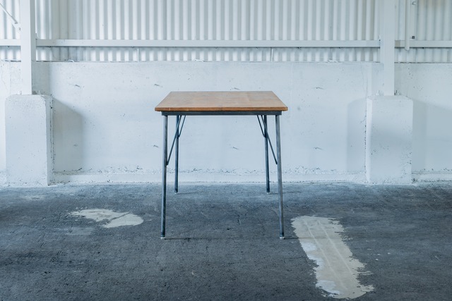 【お客様専用ページ100cm幅に変更】SK TABLE 600 PINE/1-2人掛けテーブル/カフェサイズ/店舗什器/オーク/送料無料(北海道・沖縄・離島除く)