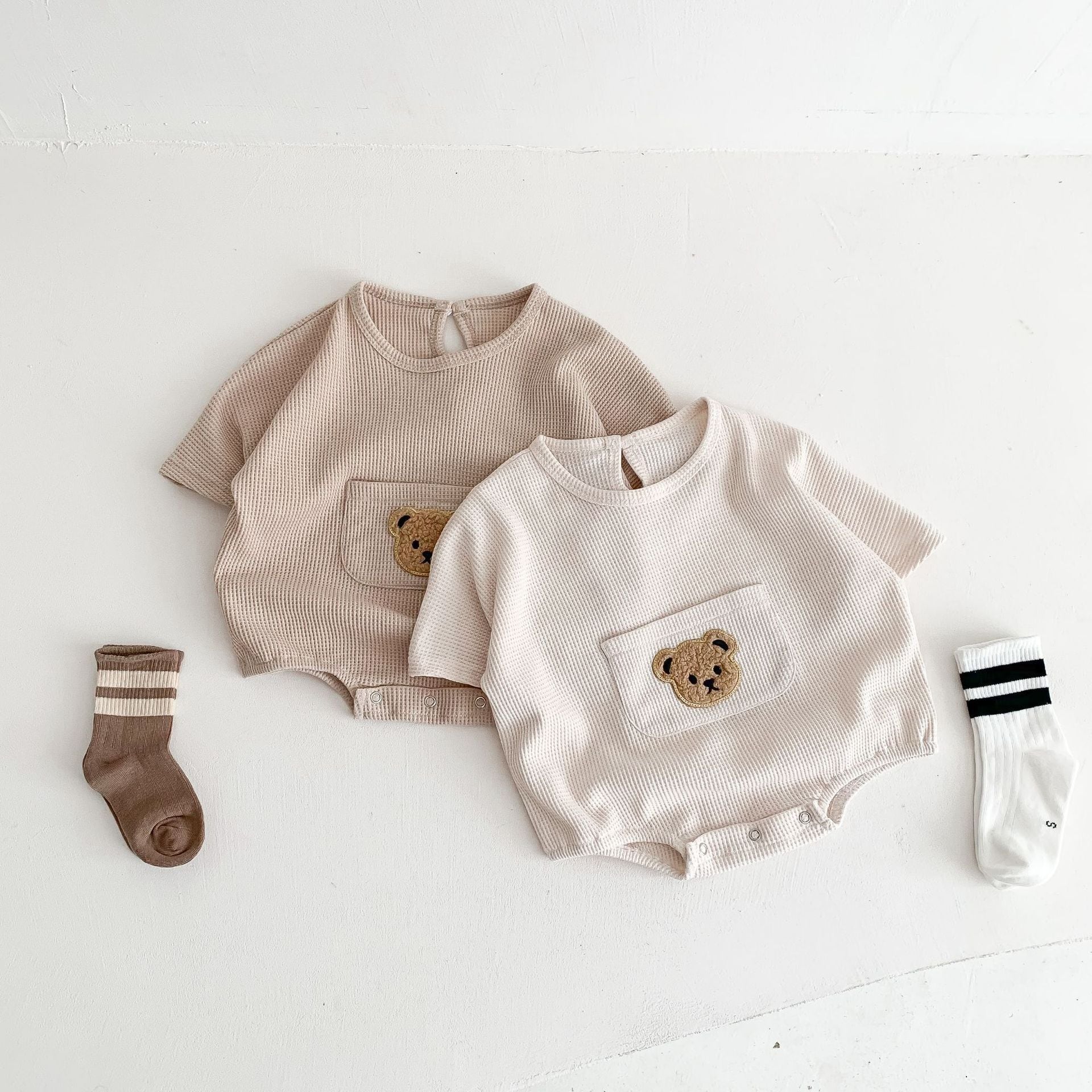 BABY】クマ柄ポケット付き半袖ロンパース Betty