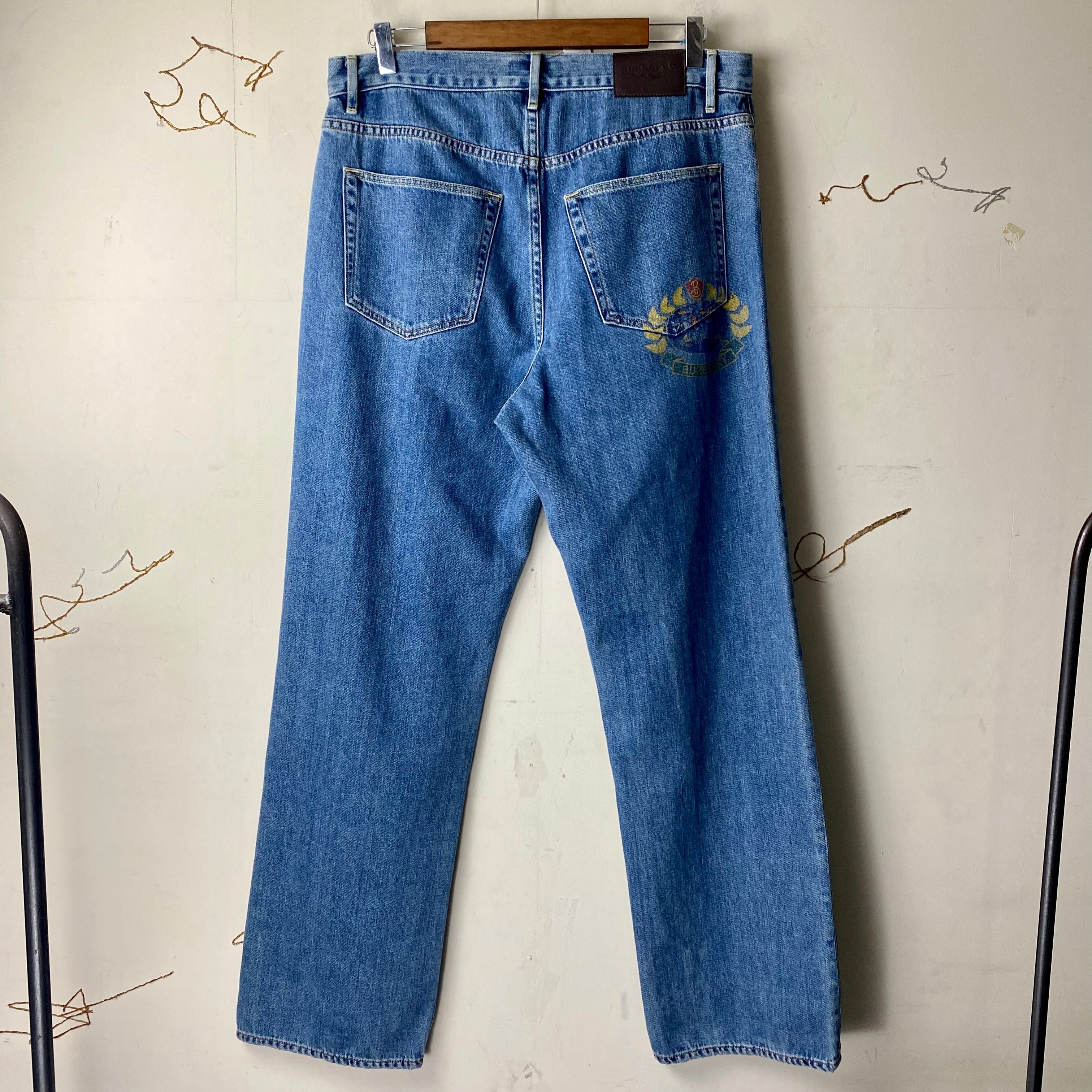 BURBERRY LONDON ENGLAND logo print denim pants | NOIR ONLINE