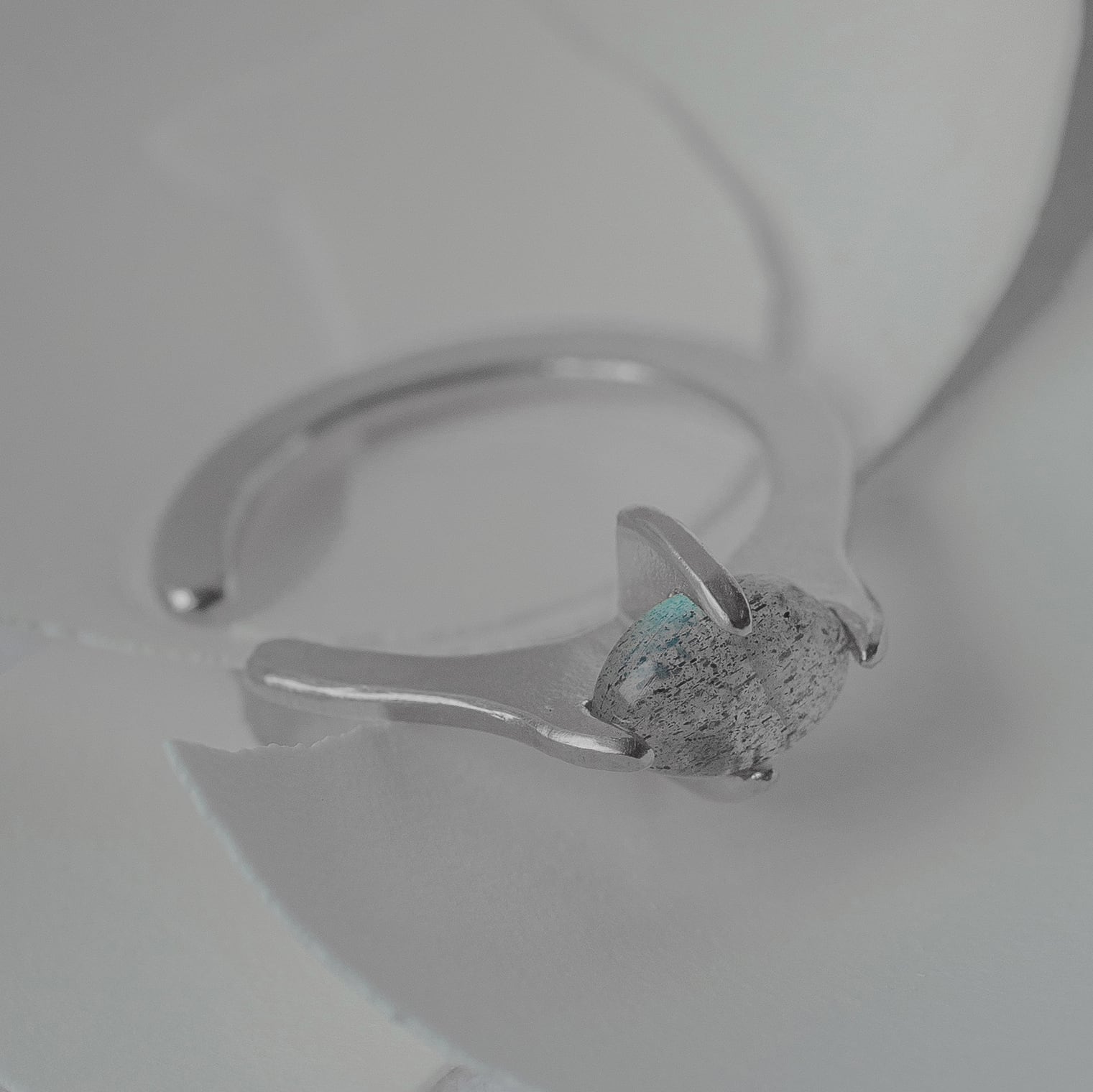No.120 ラブラドライト イヤーカフ 14kgf オーバルイヤーカフ -M- ラブラドライト | Nando Jewelry