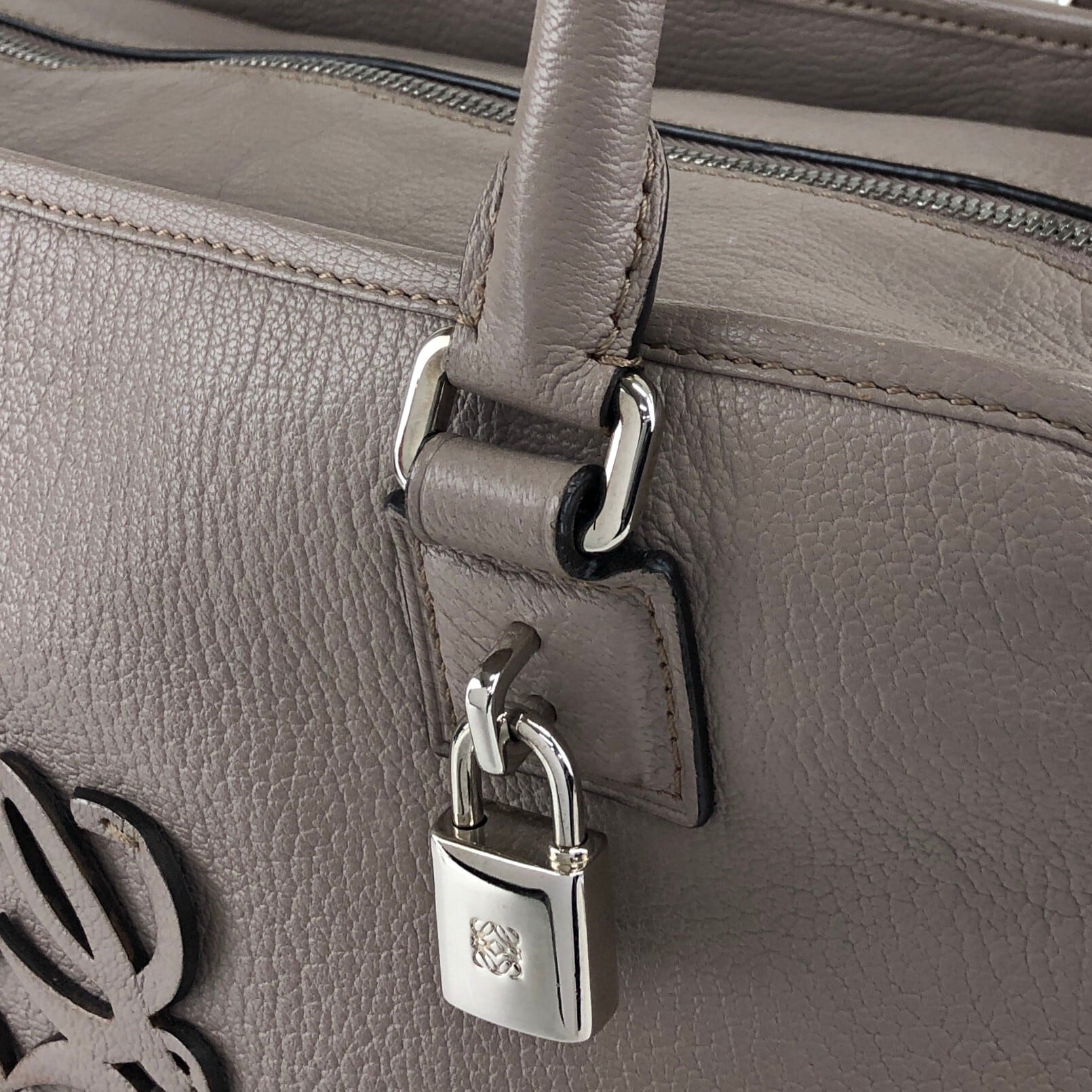 LOEWE ロエベ アマソナ36 ハンドバッグ グレー アナグラム レザー