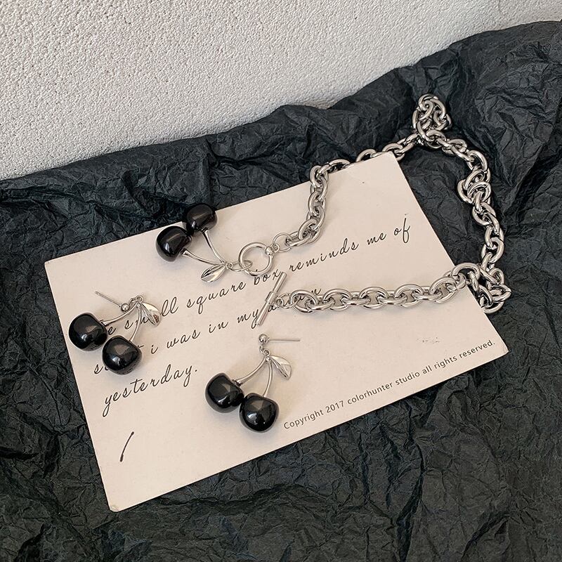 スタンダードブラックネックレス サマーチェーン イヤリング レトロ レース かわいい 夏物 指輪 ブラック・アイド・ピーズ6089735598