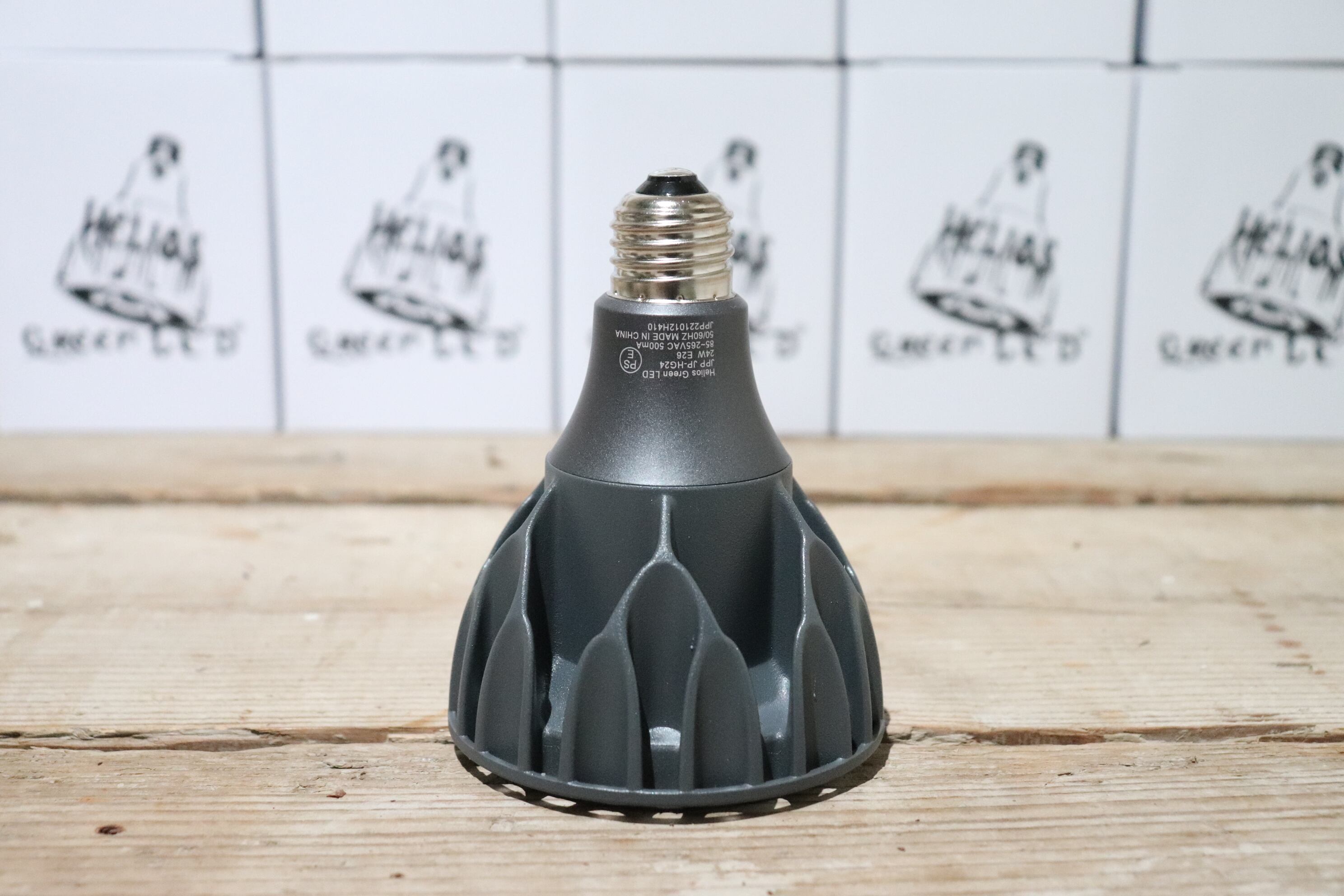 送料無料】Helios Green LED HG24 / Black [広角レンズ付] | plane plants