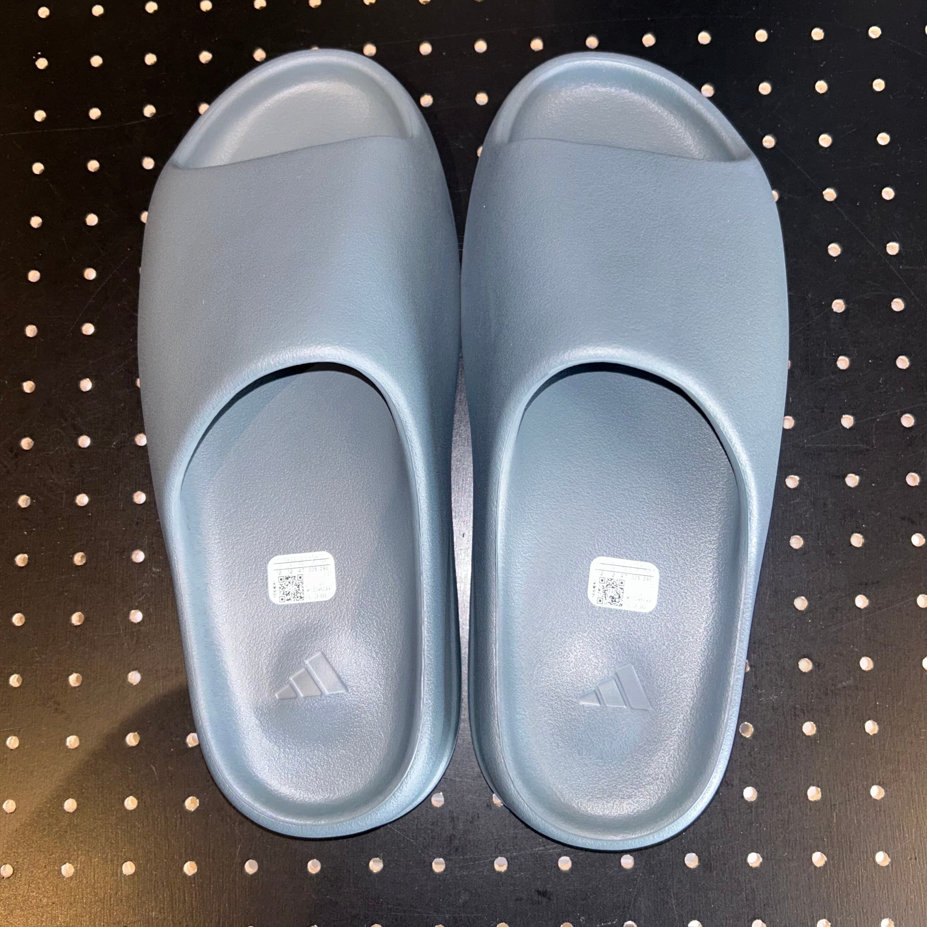 adidas YEEZY Slide 