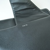 Christian Dior クリスチャンディオールDIOR×KAWS ビー サドル レザー ボディバッグ ブラック 06-BO-0119