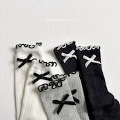 韓国子供服 / VIVID-I / 26Autumn /リボンメローソックス３セット / 靴下/ 秋服 *onesize*
