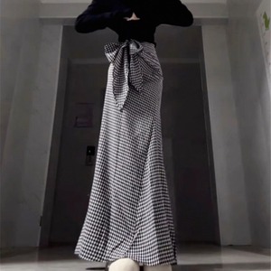 【送料無料】 ロングスカート マキシスカート フレア Aライン ハイウエスト 薄手 リボン かわいい 大人可愛い きれいめ シンプル カジュアル 大人 上品 おしゃれ お洒落 こなれ感 コンサバ系 ラフ 抜け感 エレガント レディライク ガーリー フェミニン 夏 30代 40代 レディース 女性用 ママ服 デート お出かけ お呼ばれ 休日 アウトドア お茶会 女子会 授業参観 誕生日会 着回し 普段使い ファッション コーデ スタイル 楽ちん 体型カバー 脚長 定番 着痩せ 垢抜け ブラック モノトーン