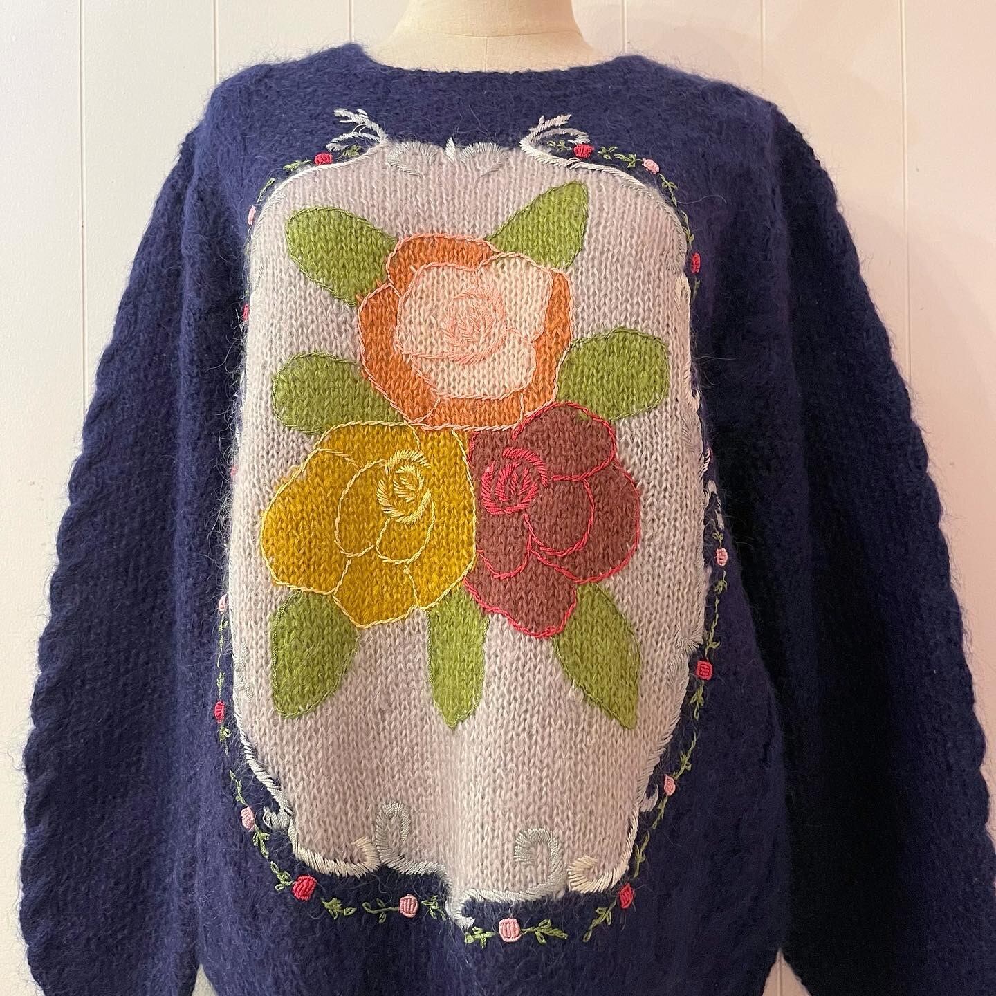 rose frame embroidery knit sweater